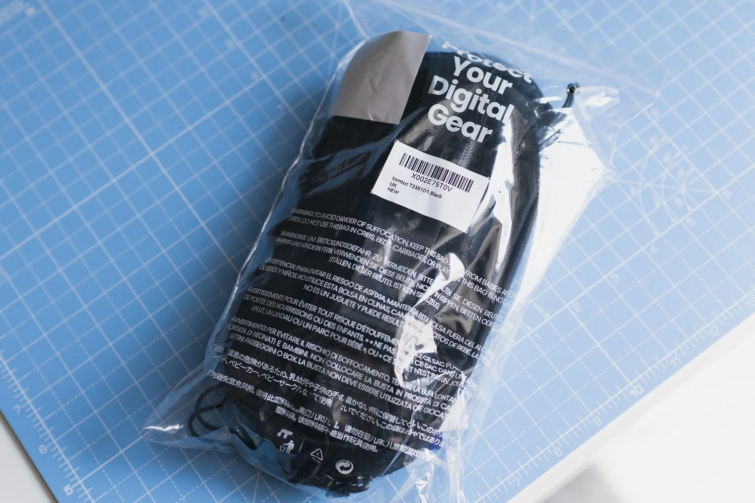 Tomtoc Aviator-T33 Sling rear view of packaging