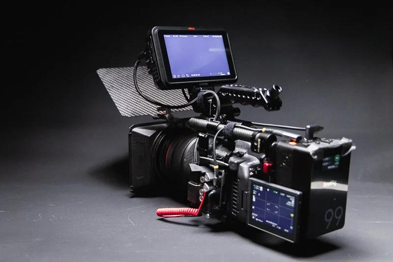 Atomos Ninja TX GO mounted on Canon camera