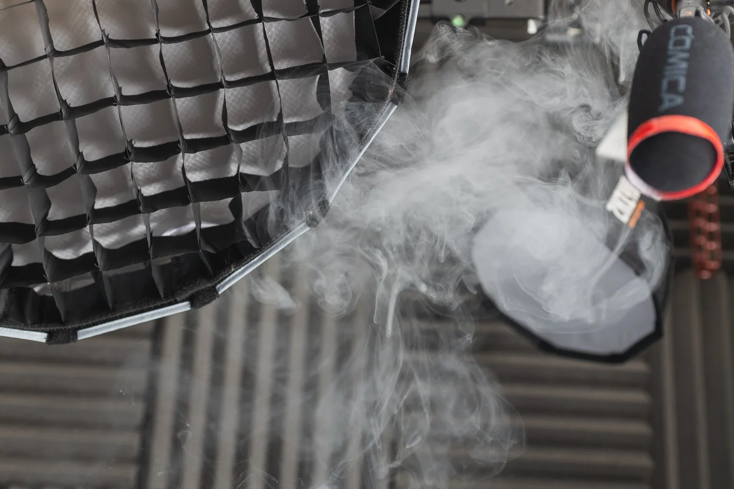 Colbor CF5 Fog Machine fog in air