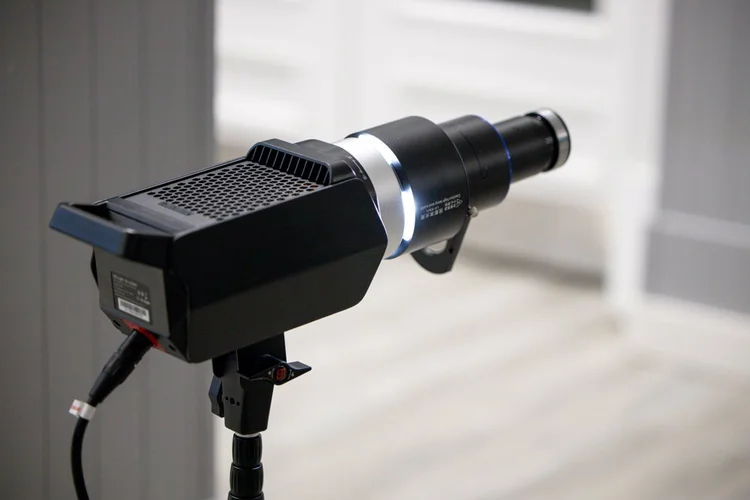 DigitalFoto Bowens Mount Snoot Review (2025) | Optical Light Modifier ...