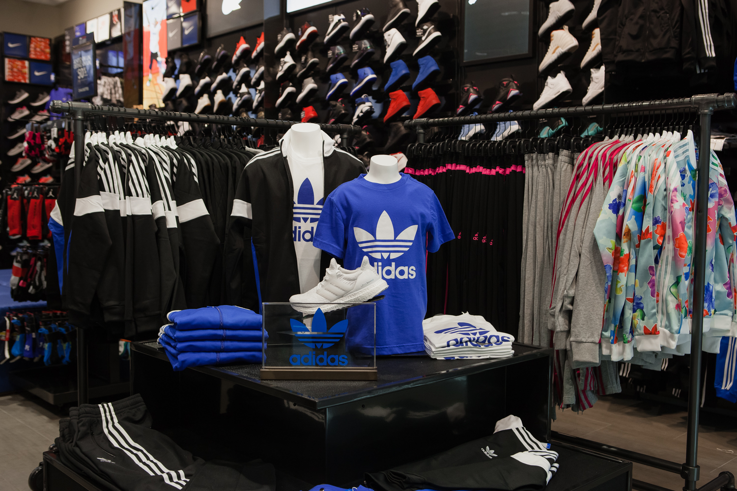 adidas store laval