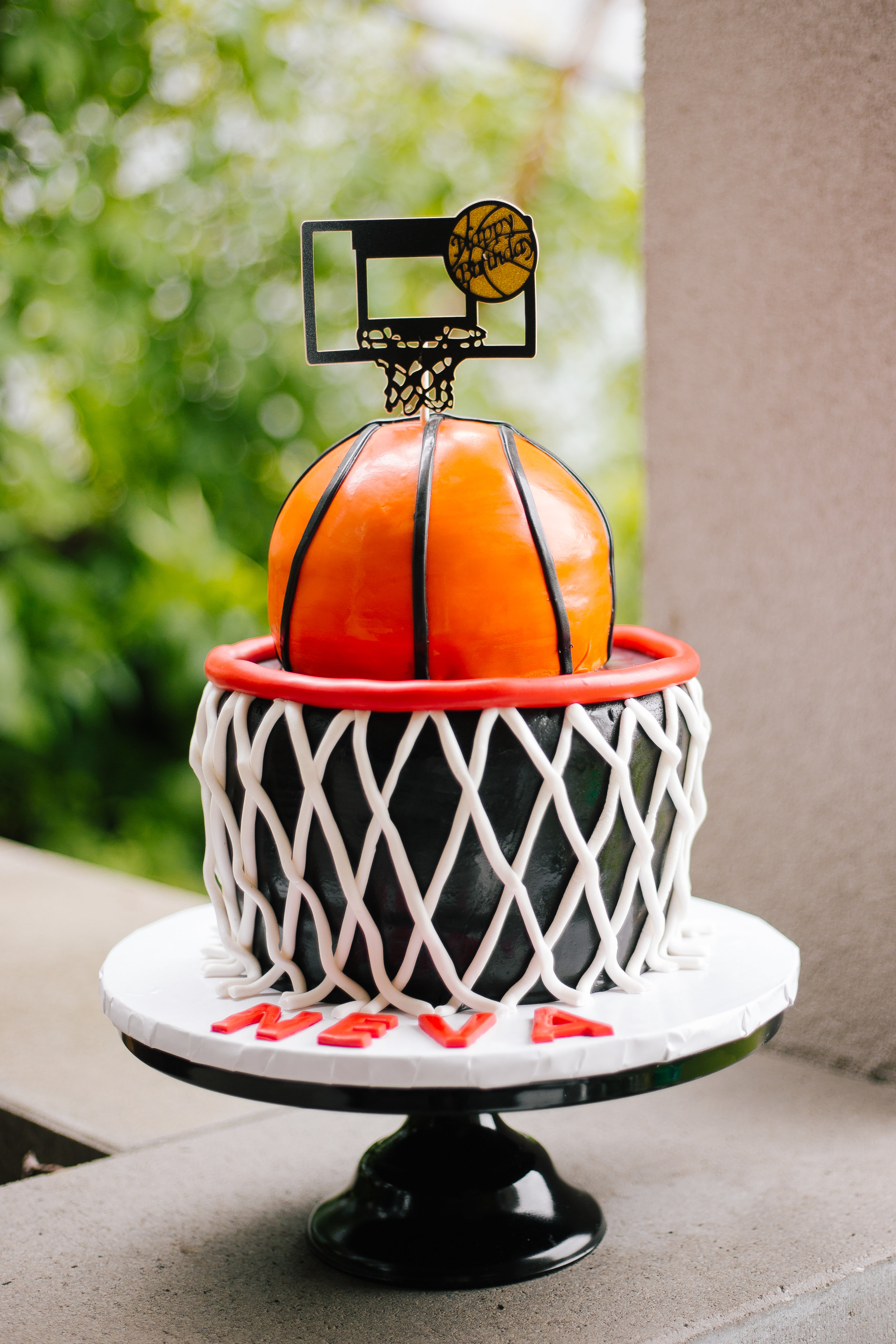 bballl cake.jpg