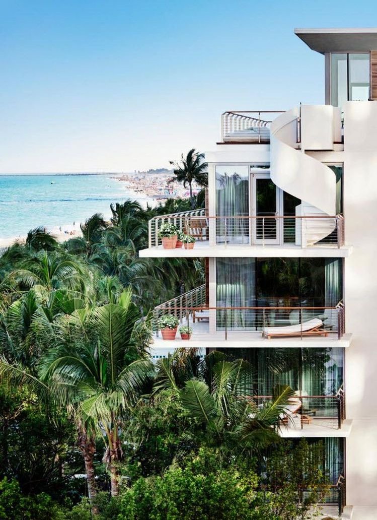 Edition Miami balcony .jpg