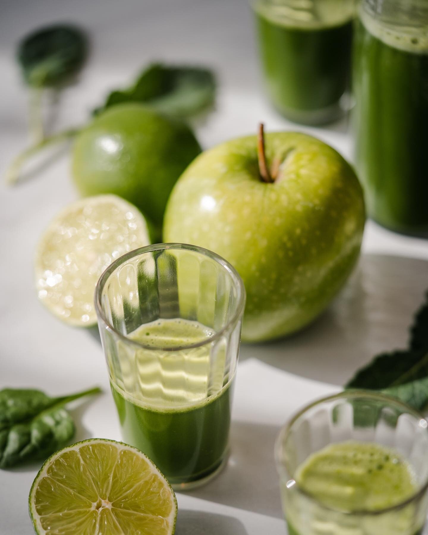 New recipe alert! 🚨

Kickstart your day with a refreshing and immune-boosting green juice 🌿 Packed with ginger, celery, and other nutrient-dense ingredients, this drink is the perfect way to fuel your body and support your immune system 💪😍

Click