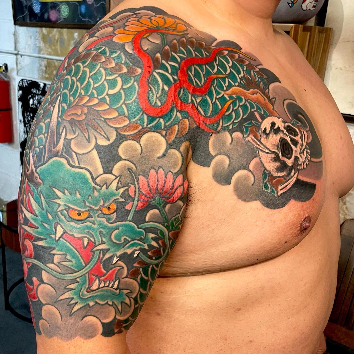 Green Dragon for @buddafresh by David @senaspace 
.
.
.
#senatattoo #tattoo #japanesedragontattoo #dragontattoo #dragon #japanesetraditional #irezumi #irezumitattoo #soho #nyctattoo