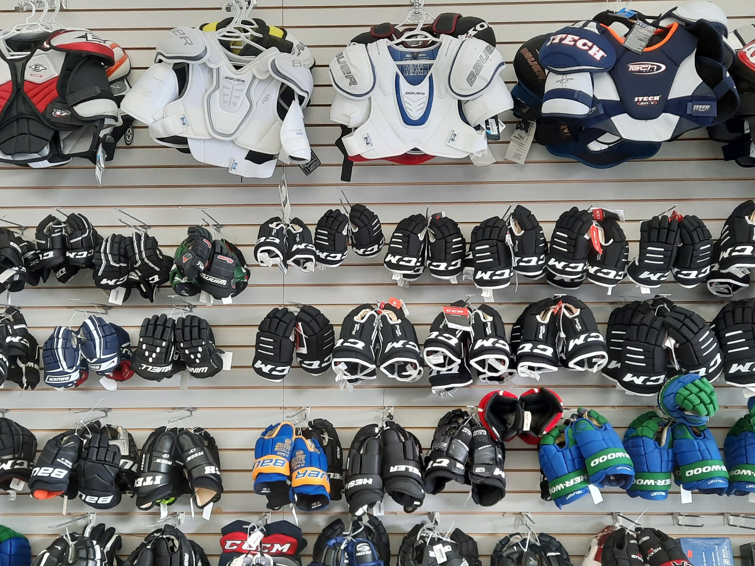 Hockey Gloves Saskatoon Top Shelf Sports (2).jpg