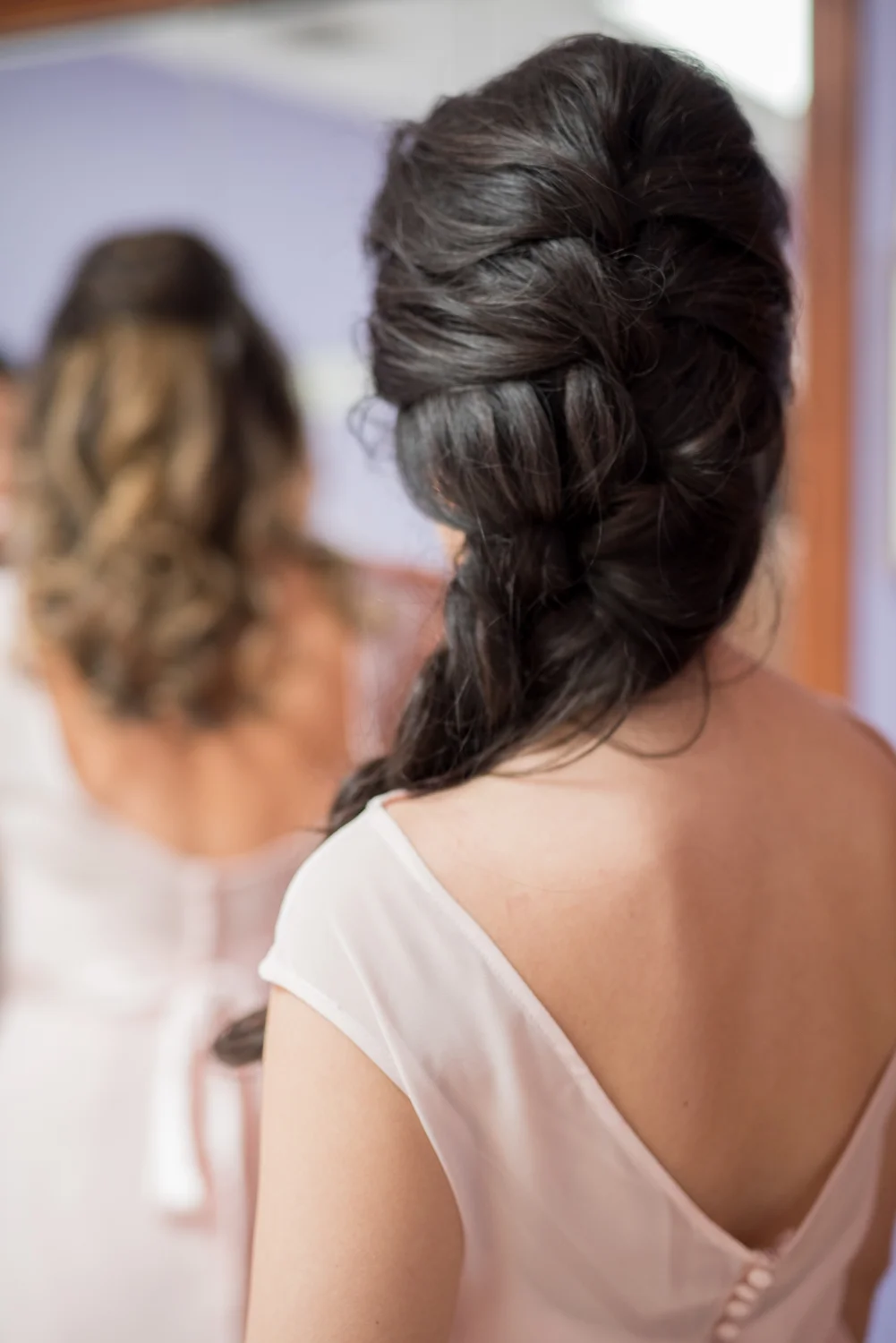Can you guess which Disney Princess this winter hairstyle was inspired by?? This beautiful Elsa inspired braid was the perfect mix of elegance and simplicity and can be dressed up easily with pops of small flowers or delicate pins. Hair by: Shag86