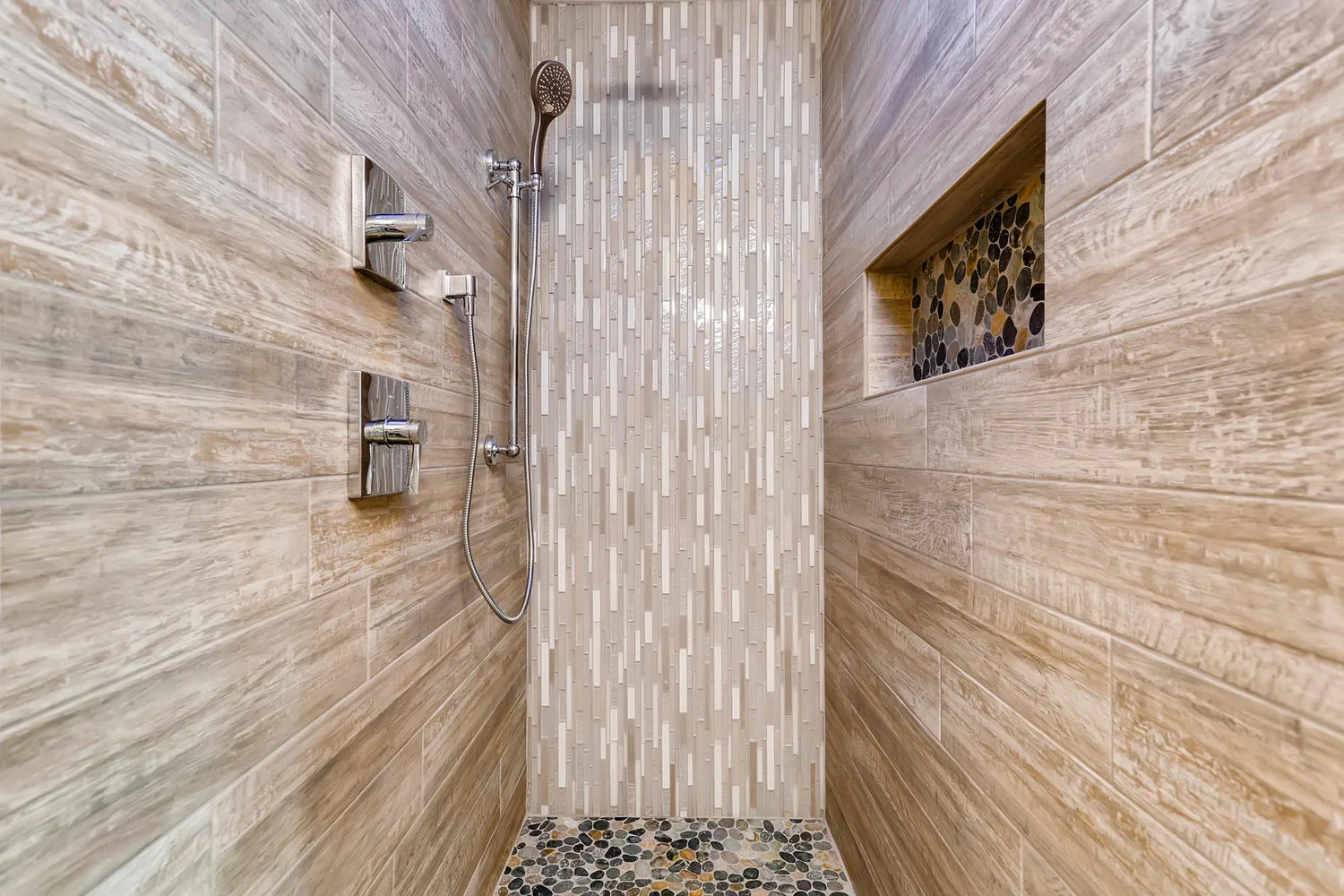 737 Isthmus Ct San Diego CA-large-025-2-Bathroom-1500x1000-72dpi.jpg