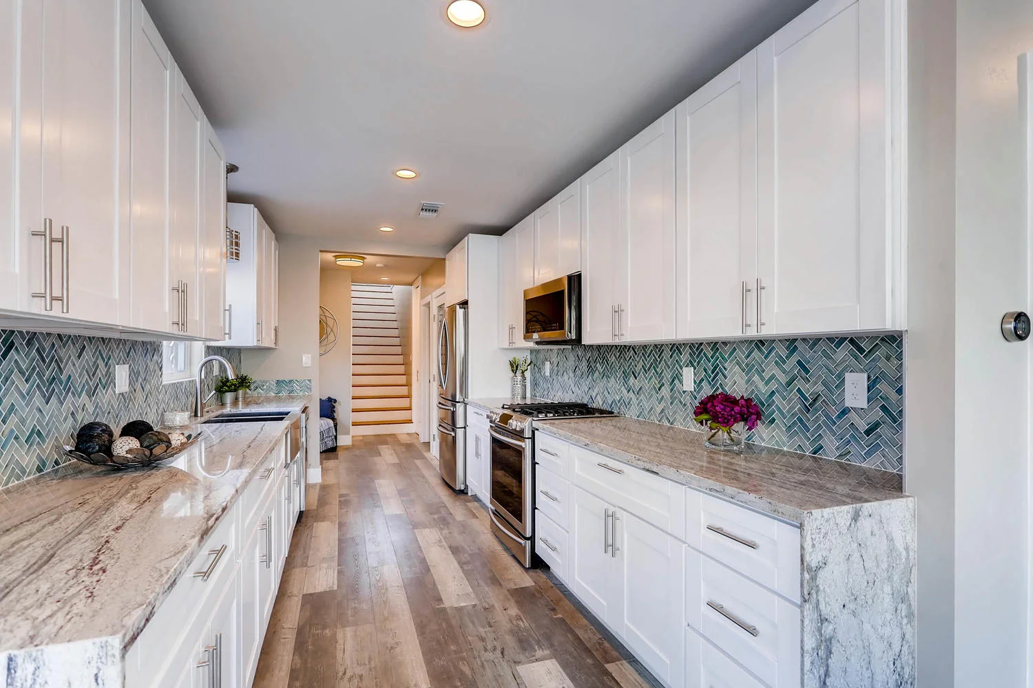 737 Isthmus Ct San Diego CA-large-010-28-Kitchen-1500x1000-72dpi.jpg