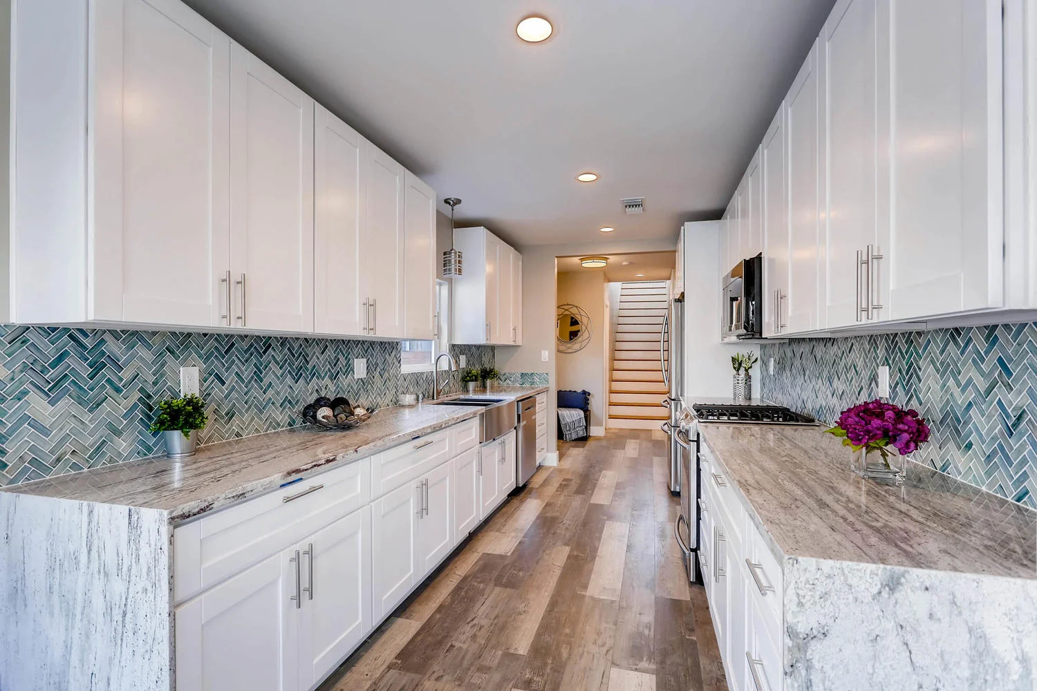 737 Isthmus Ct San Diego CA-large-011-9-Kitchen-1500x1000-72dpi.jpg