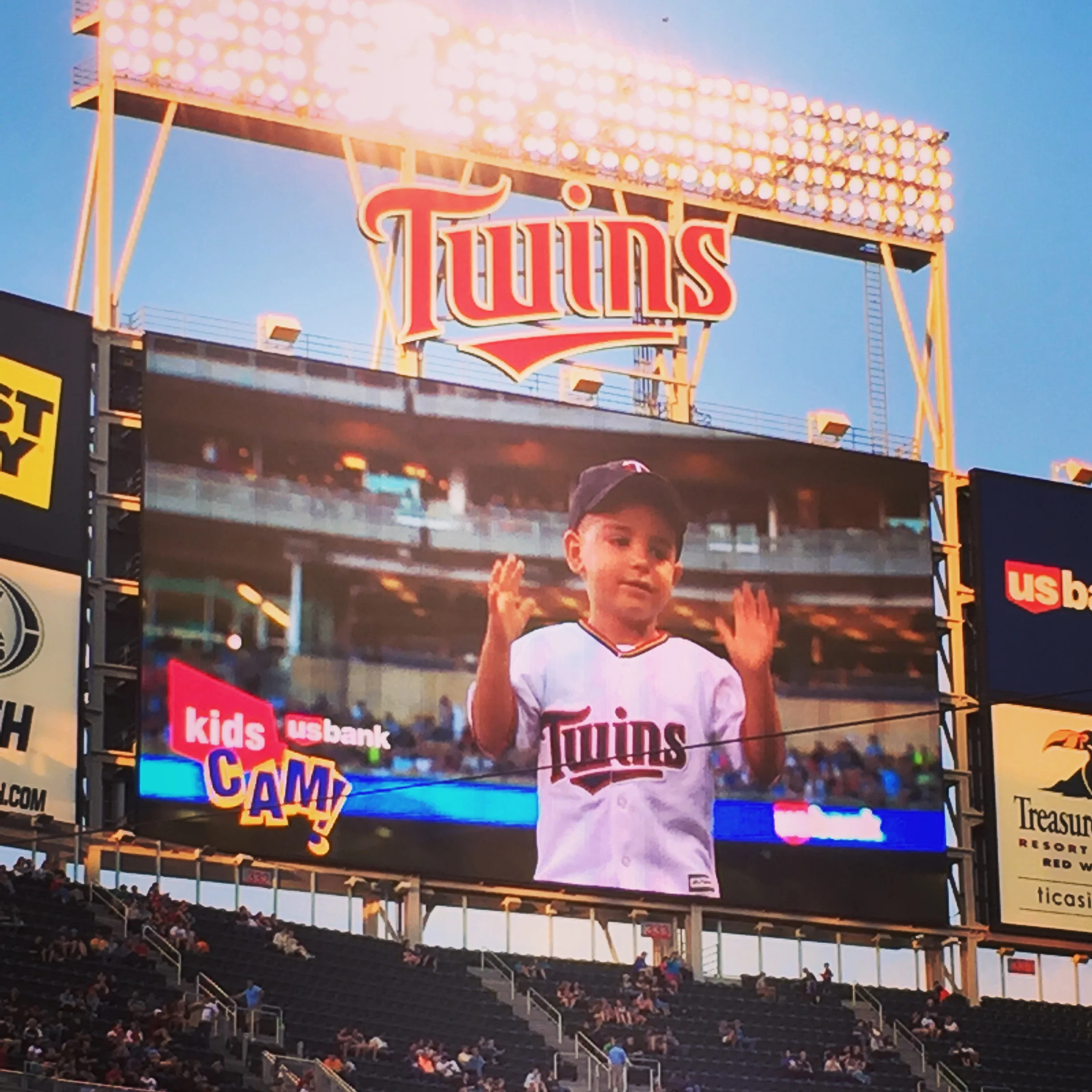 Livin' large on the jumbo-tron | Minneapolis, MN