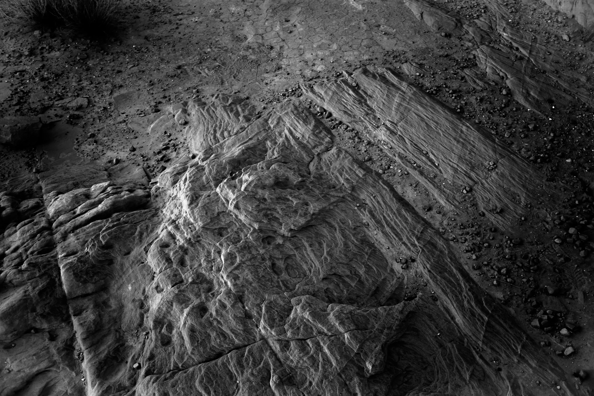 Some of the great "wave" like patterns on the rocks near the Rainbow Vista, caused by countless years of erosion. Photo: Trey Takahashi