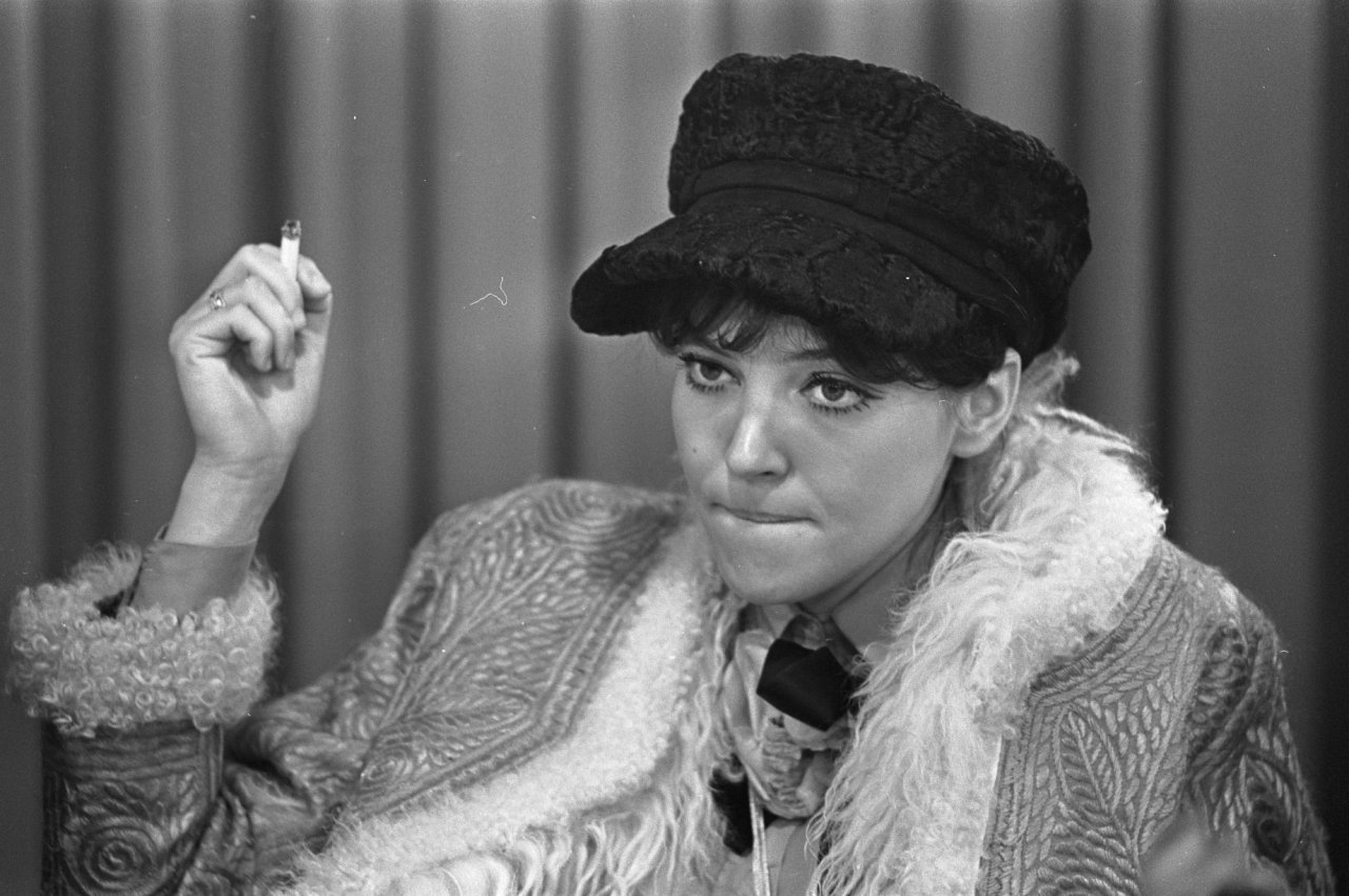Anna Karina, starlet of many of Jean-Luc Godard's film appearing in Le Petit Soldat .