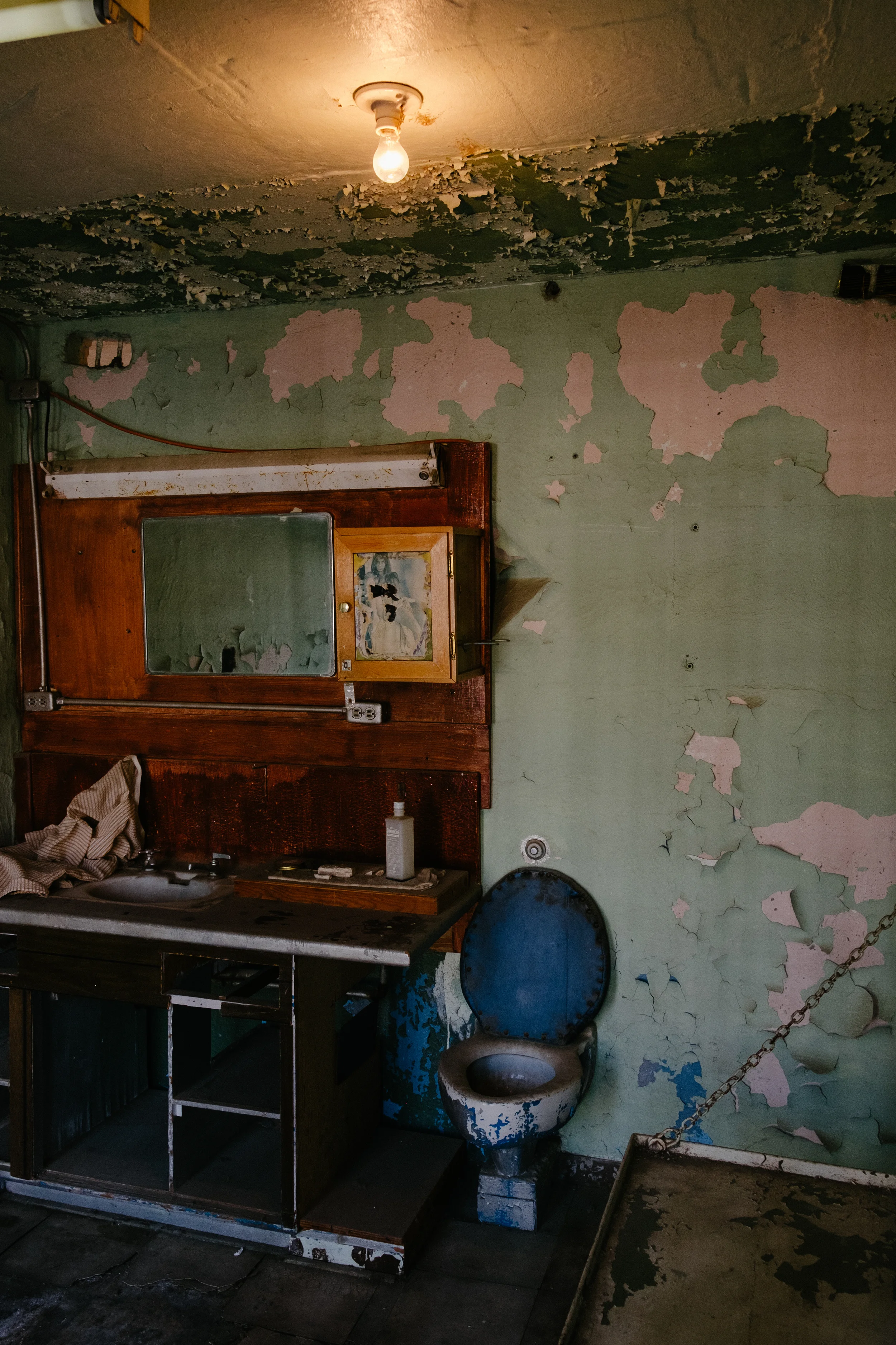 The old barbers cell, left to deteriorate as it was.