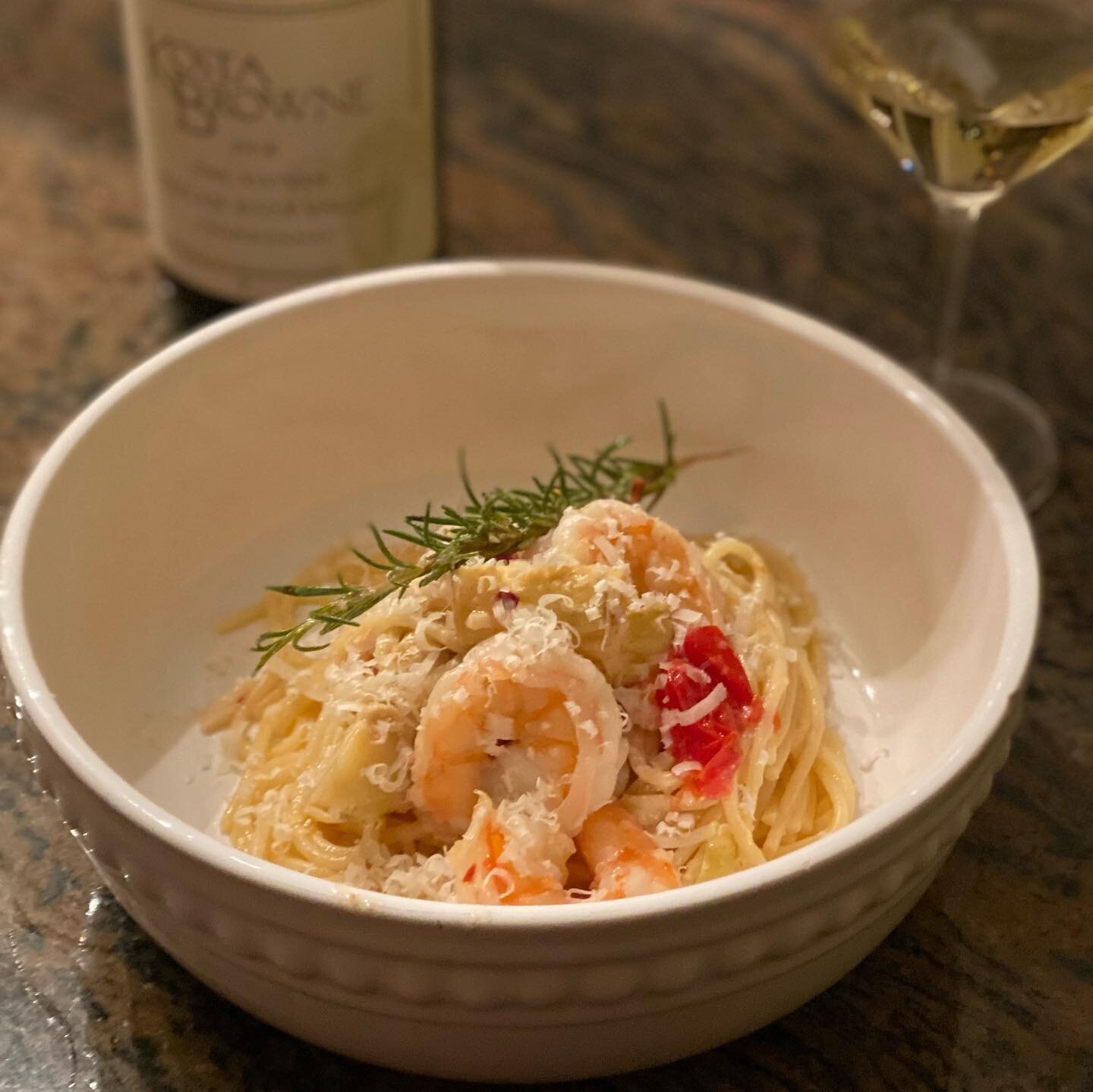 &ldquo;If you&rsquo;re going to cook shrimp scampi you gotta come through with the bomb chardi&rdquo;
-my wife

@erikavinevita 
#kostabrownewinery 
#shrimpscampi