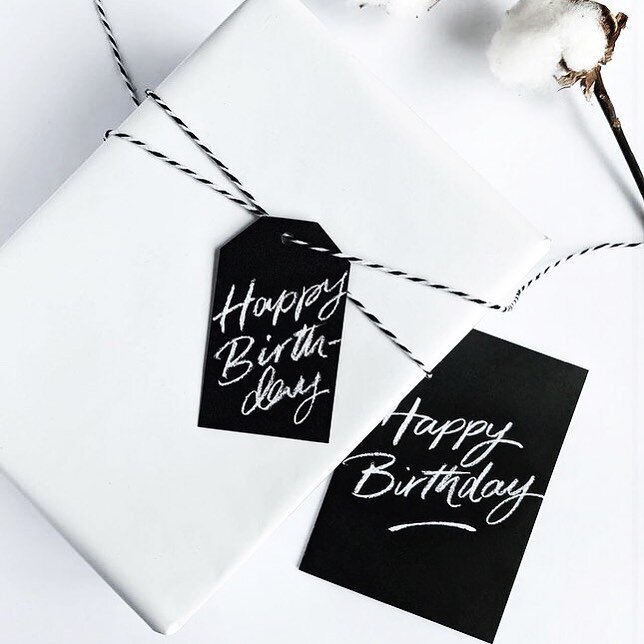 Matchy-matchy! 🖤 We love black + white. Thanks for the cute pic of our HB card and gift tag @cartaandthings