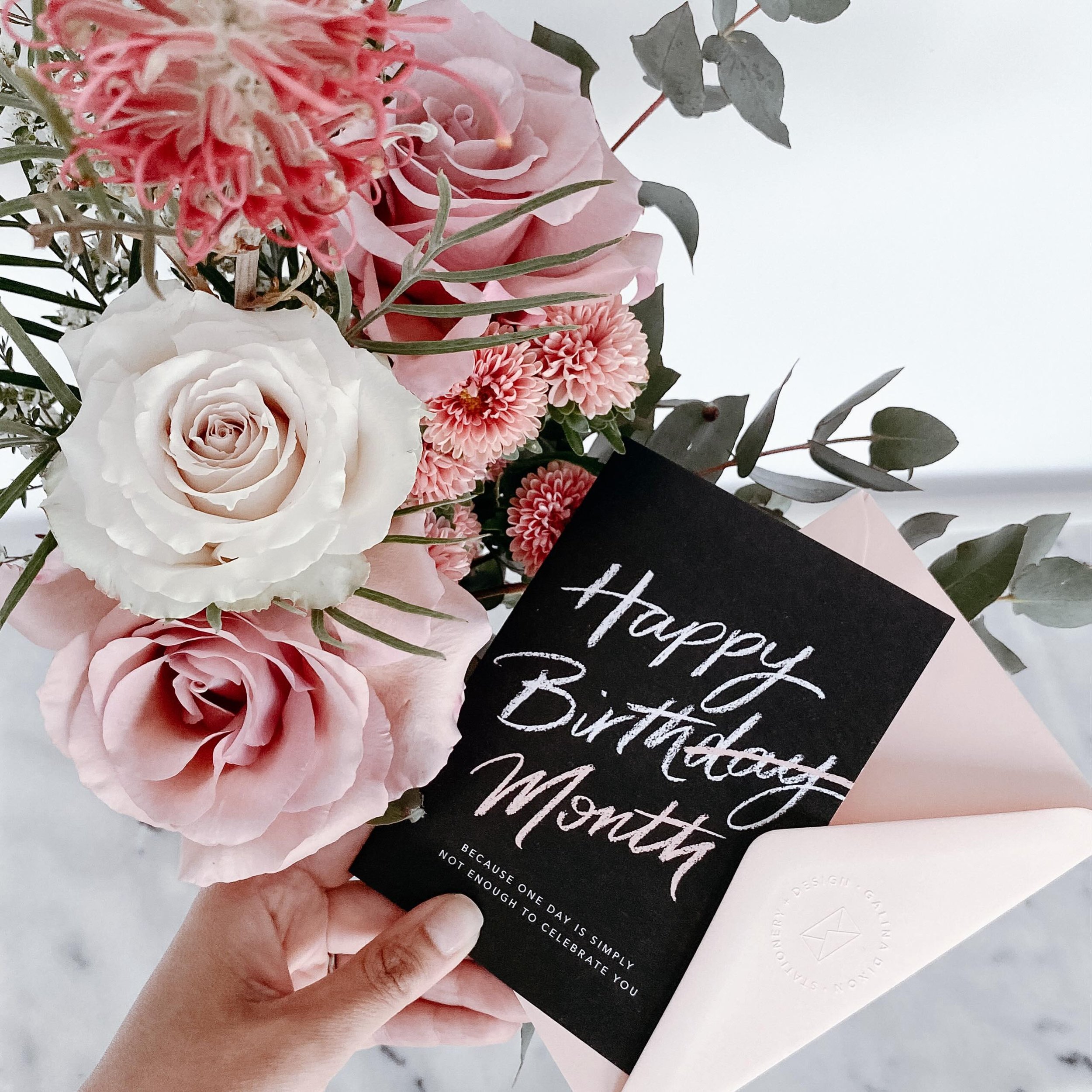 I love October 💌 my Birthday Month&hellip; because one day is simply not enough&hellip; 😏 and these gorgeous blooms from @the_petalsisters made me feel extra special. 

I haven&rsquo;t posted much on the grid this year, so I hope if you see this, y