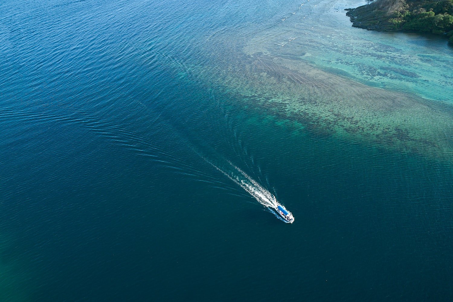 Dron travel photography of yacht in the sea - Photo for Terra Chula Resort in roatan, Honduras_JiriLizler_Hospitality Photographer.jpg