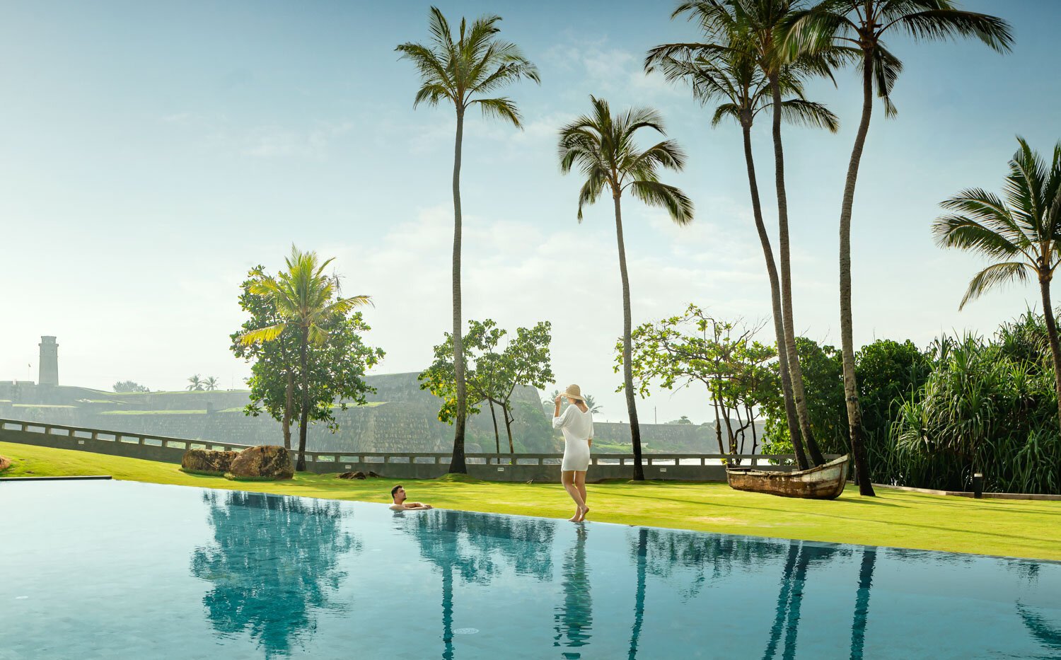 Exterior photography of the pool Le grand galle in Sri Lanka - Pool with view and couple_JiriLizler_Architecture Photographer.JPG