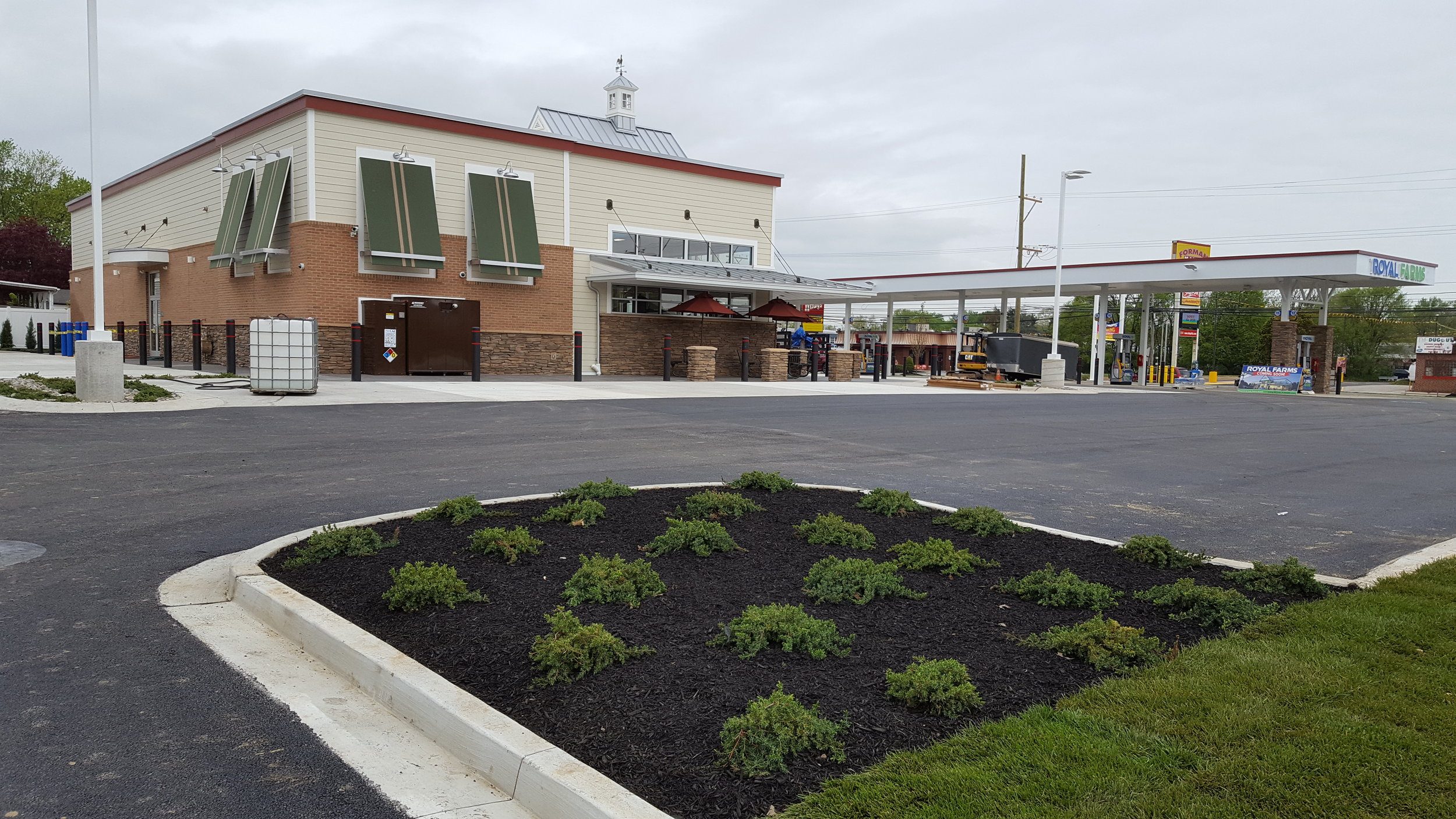 Royal Farms #221 - Finished Gutter Curb