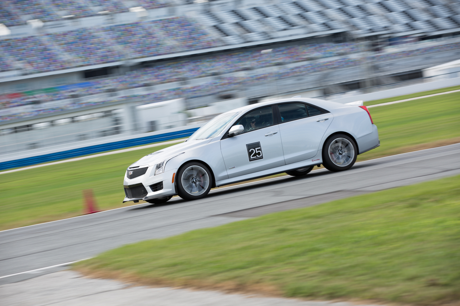 web-17.9.VLAB.DAYTONA226.jpg