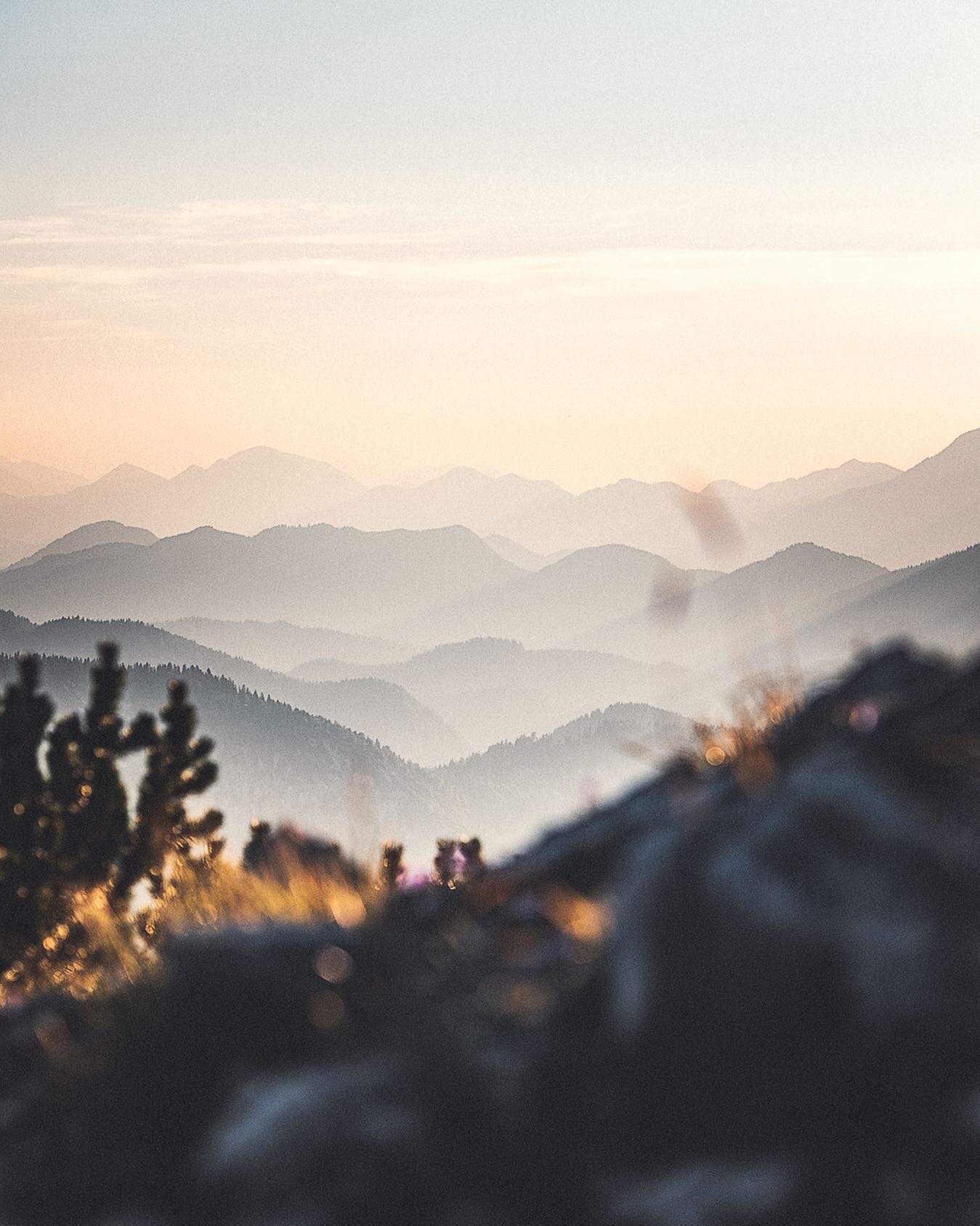 Servus hoamat.
☀️⛰💙
&bull;
#tegernsee
#tegernseertal
#deinbayern
#antennebayern
#wirinbayern
#batpix_germany
#visitgermany
#meinedeutschlandliebe
#deutschland_greatshots
#culturetrip
&bull;
#bergsommer
#gipfelst&uuml;rmer
#bergs&uuml;chtig
#bergwand