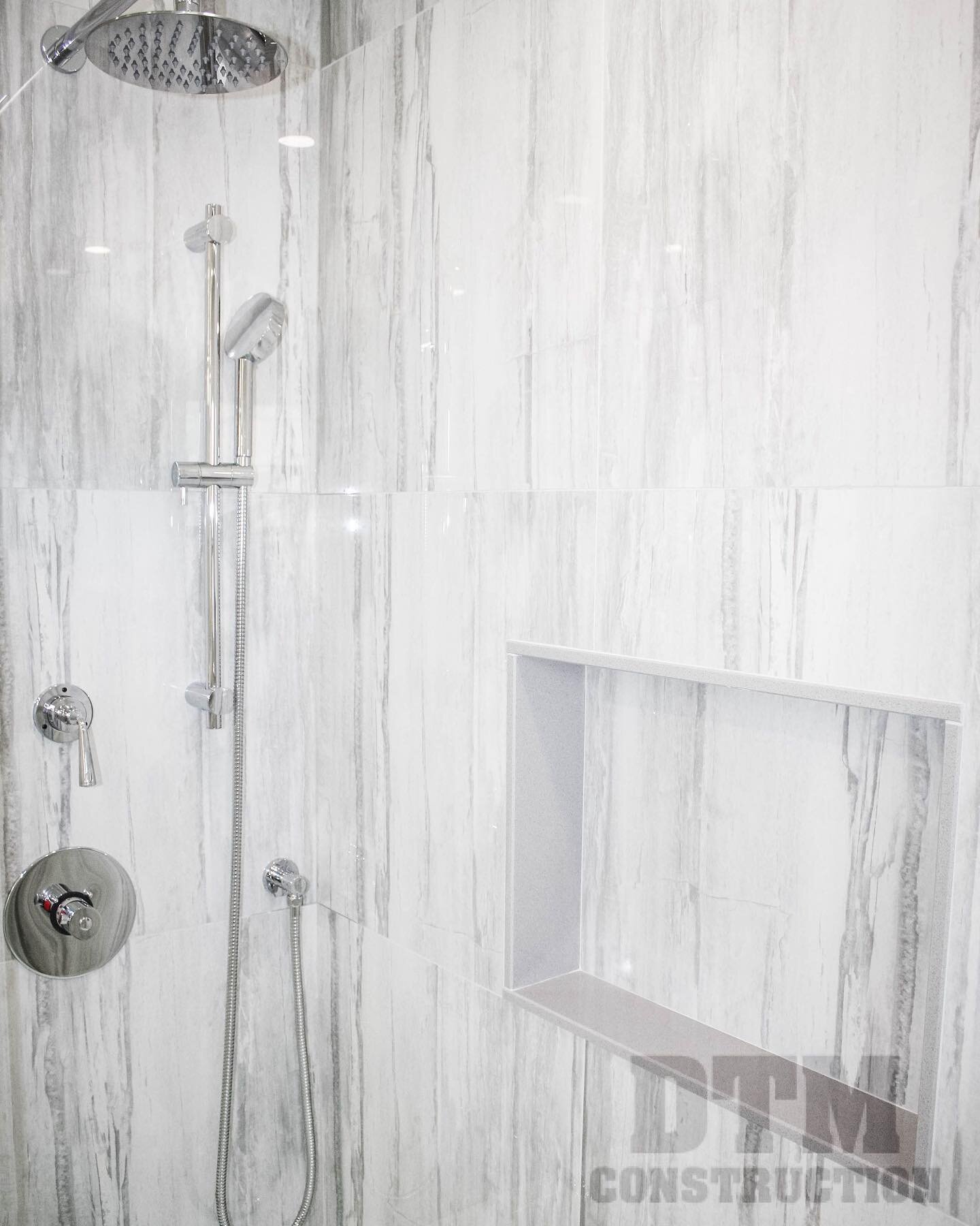 All in the details. DTM making custom showers and bathrooms for your personal needs. ⠀
⠀
#bathroom #bathroomdesign #design #remodel #modernbathroom #dtmconstruction #construction #tile #bath #shower #tub #sink #vanity #bathroomdecor #homedecor #inter