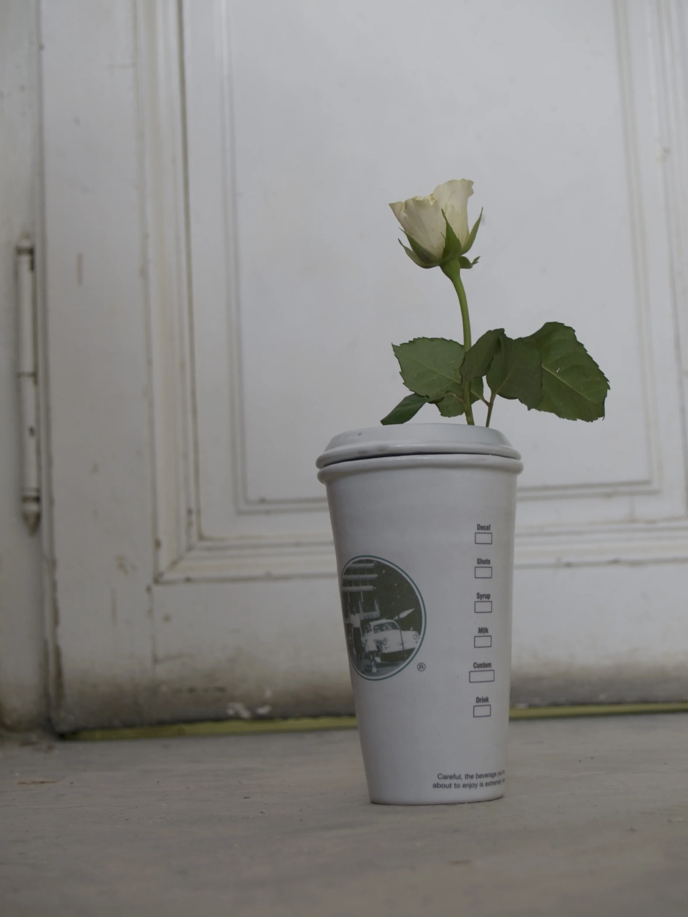 Vase & Kaffeebecher in 1