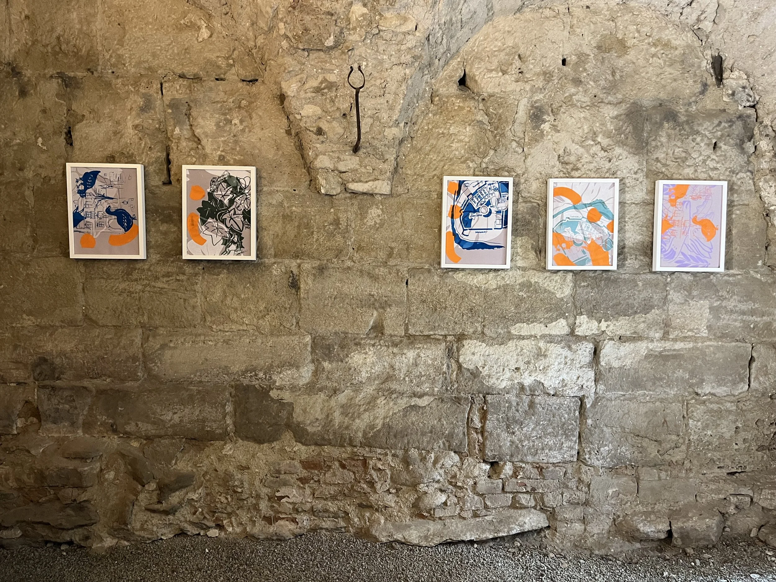  Siebdruck auf Stoff, 2023 Ausstellung “Zwischenräume” in der Stadtburg in Eggenburg, Juni 2023   