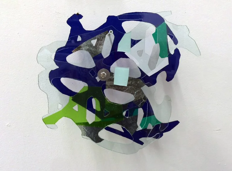 Debbie Hesse, Six Pk #3 , plexi, gels, hardware, 18 x 15″. Courtesy of the artist.