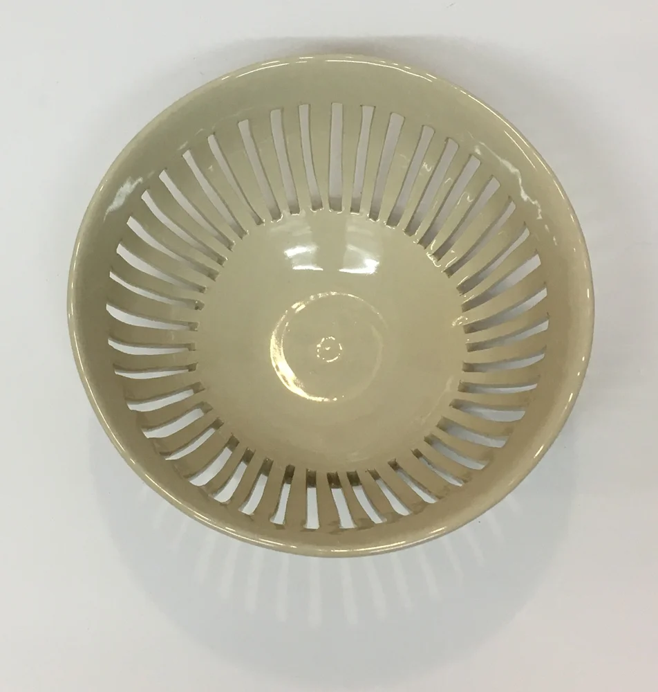 Pierced lattice fruit bowl (med).jpg