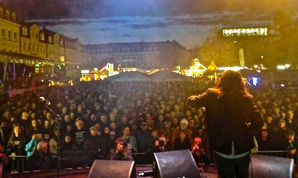 ALASTAIR GREENE BAND HEADLINED THE 3 DAY NEW ORLEANS FESTIVAL IN FÜRTH, GERMANY IN FRONT OF AN ENTHUSIASTIC CROWD OF 5,000.