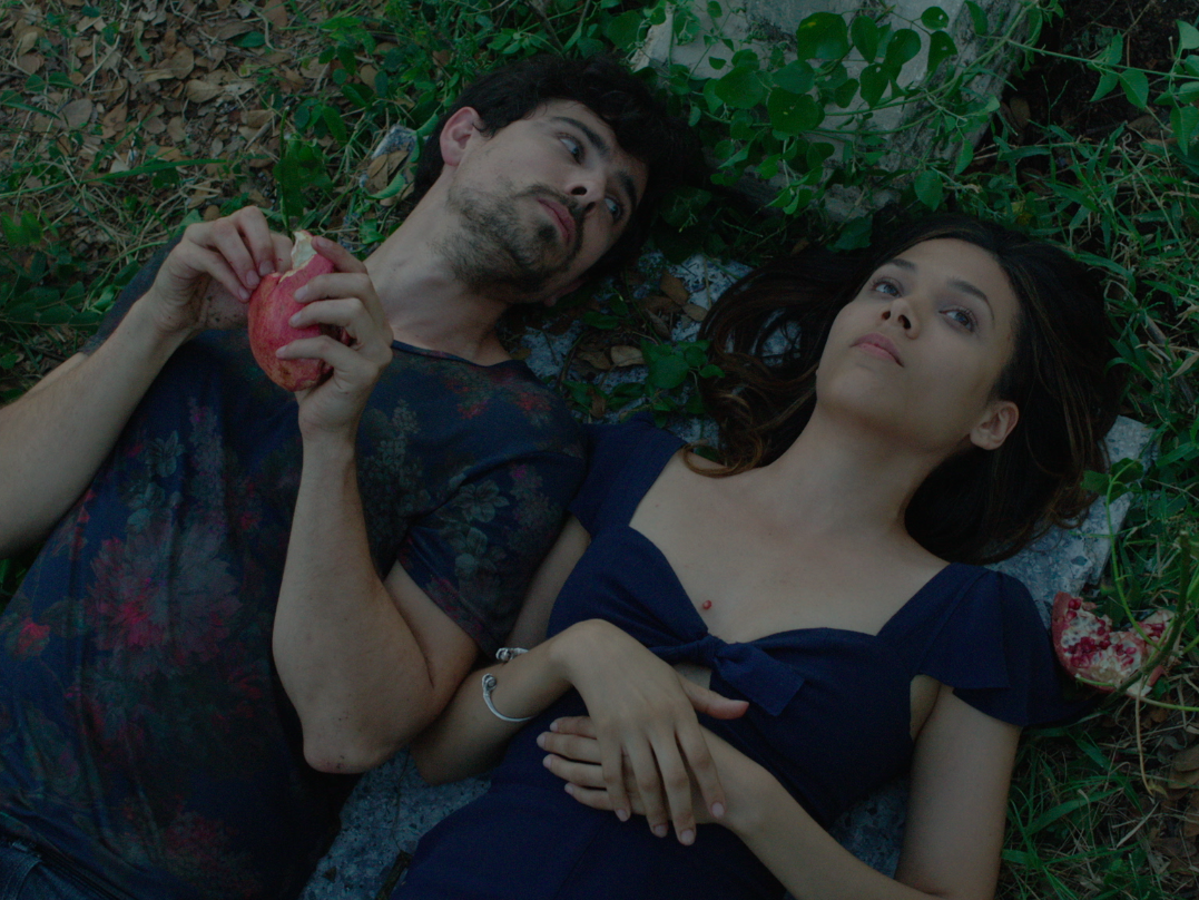 Moira y Hermes en el bosque