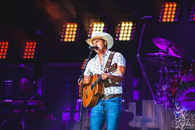 💙 @jonpardipics in Raleigh, NC for the #burningmantour. [link in bio for more] 💙
&bull;
&bull; &bull;
&bull;
&bull;
#dierksbentley #countryconcert #themountain #brothersosborne #lukecombs #joshturner #traceadkins #keithurban #rodneyatkins #jakeowen