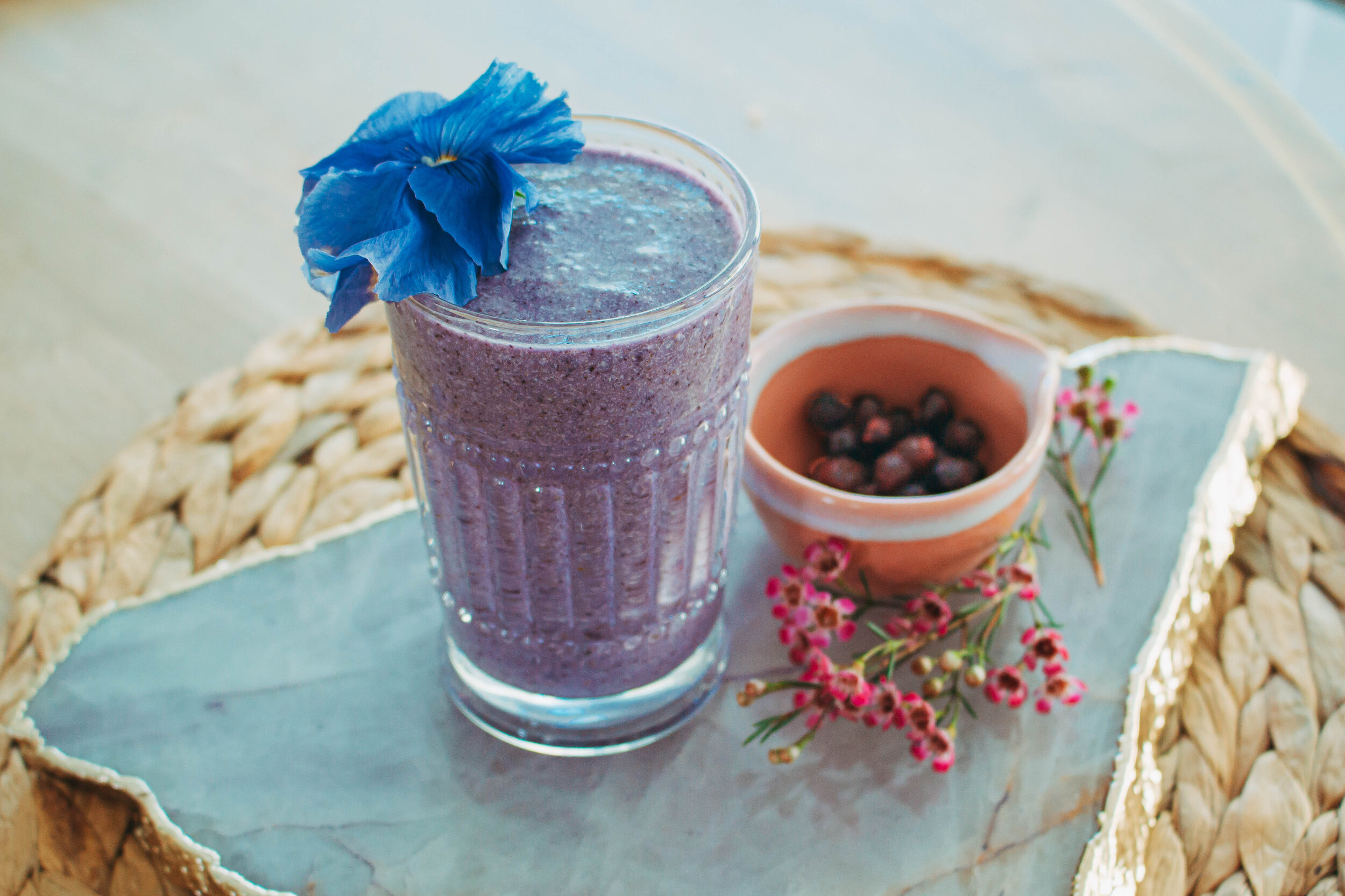 Cauliflower Smoothie with Blueberries and Coconut
