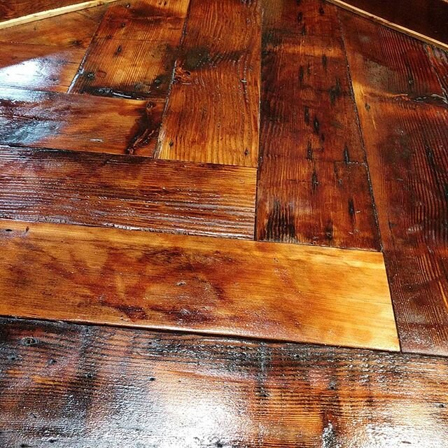 Fresh topcoat on this custom #gamingtable the grain on this #reclaimedfir is looking delicious! Heading to it's new home soon! Thanks @reclaimnw!! Books are open for new pieces, in the meantime I'll be working with @veritasarbor and @a_fratis over at