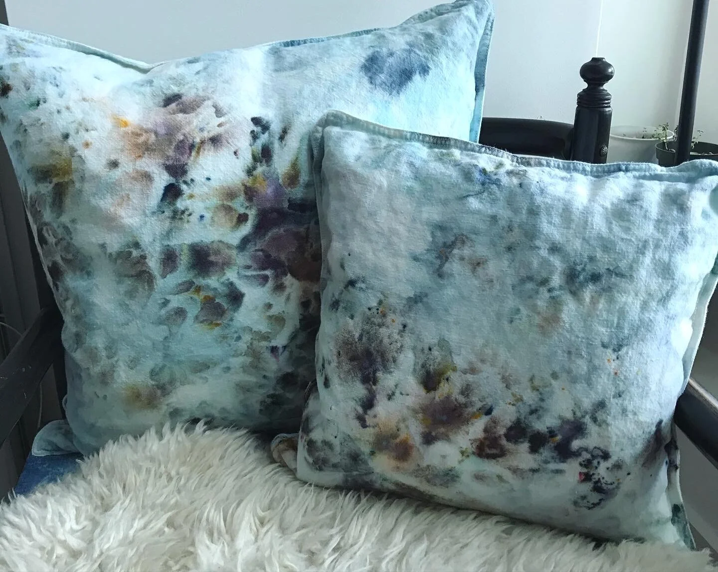 Large top linen pillows