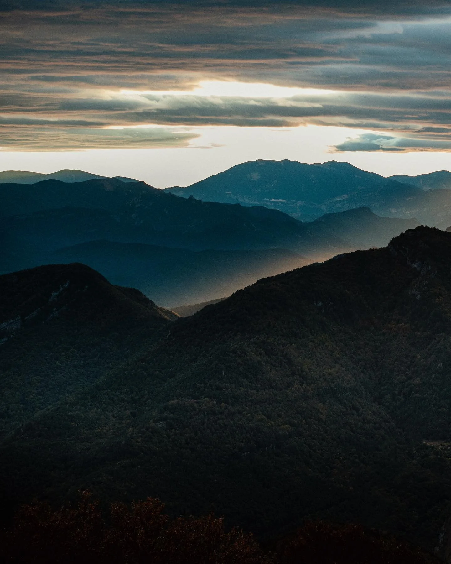After the storm ⚡️🌄

#inpyrenees #visitpirineus #catalunyaexperience #turismeripolles