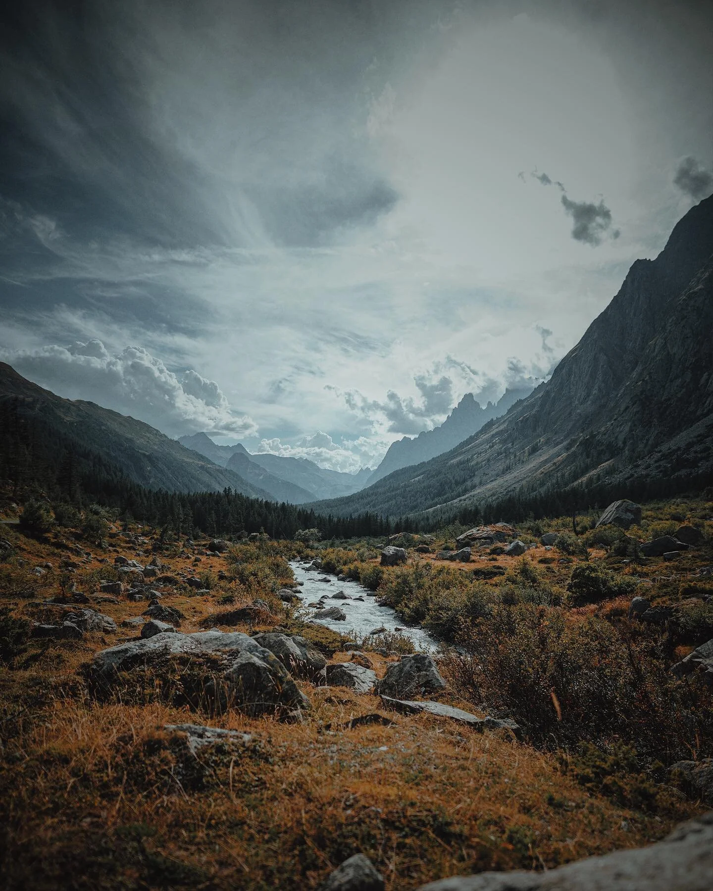 Val Ferret, alps trip 2022.

#roam247 #nikond850 #outdoor #nature #hiking #adventure #photography #outdoors #travel #landscape #camping #naturephotography #mountains #trekking #naturelovers  #wanderlust #mountain #explore #instagood #outdoorlife #nat