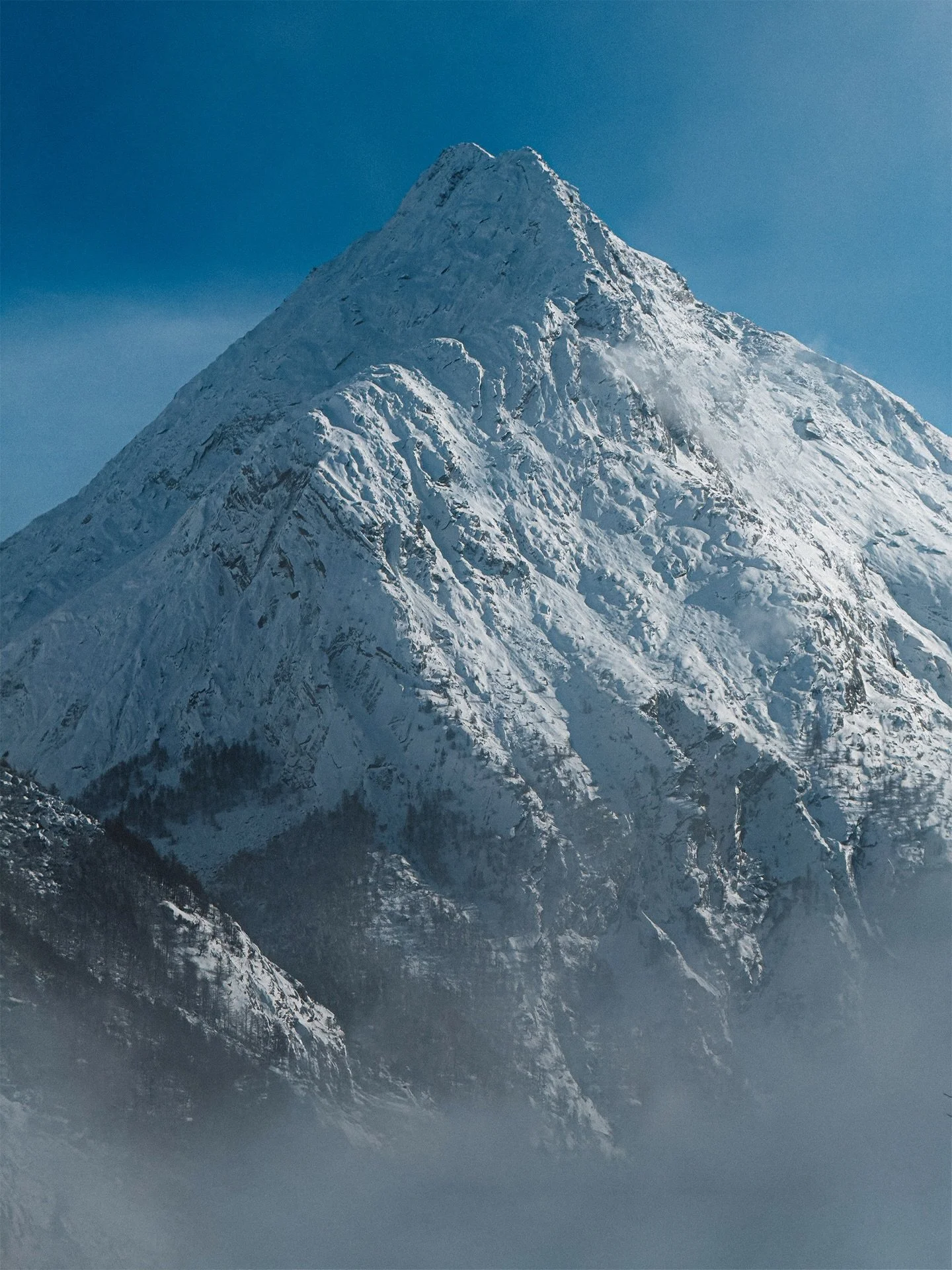 4 dies per Saas Fee fent coses molt xules amb la fam&iacute;lia de @fixe.climb , amb vosaltres a l&rsquo;equip &eacute;s jugar a casa ⚡️ 

Aviat us podr&egrave; ensenyar m&eacute;s coses! 🚀