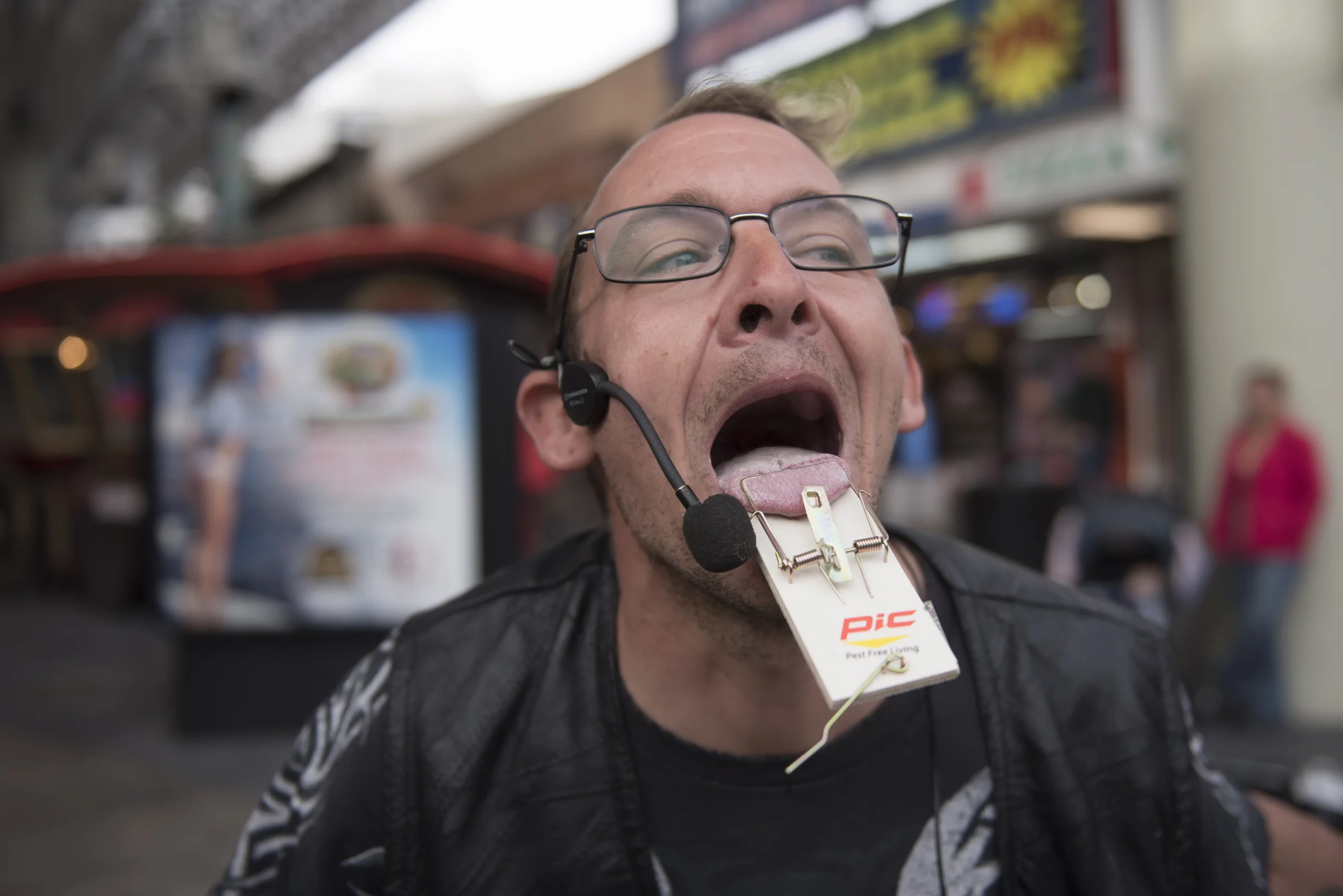 Busker Jesse Case performs by sticking his tongue in a mouse trap at Fremont Street Experience in Las Vegas Thursday, Jan. 21, 2016. Jason Ogulnik/Las Vegas Review-Journal
