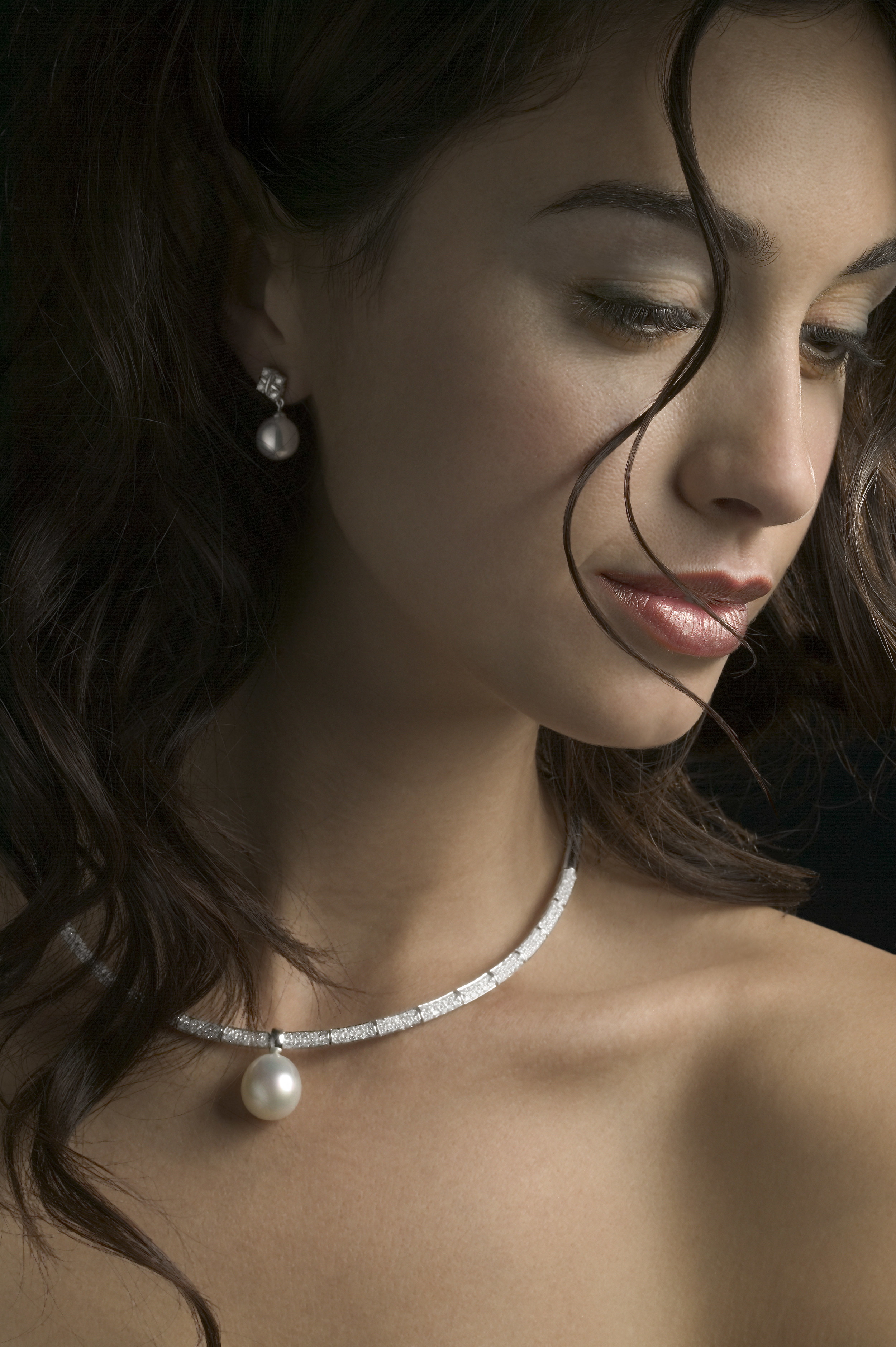 Jewellery magazine pearl jewellery editorial wth model