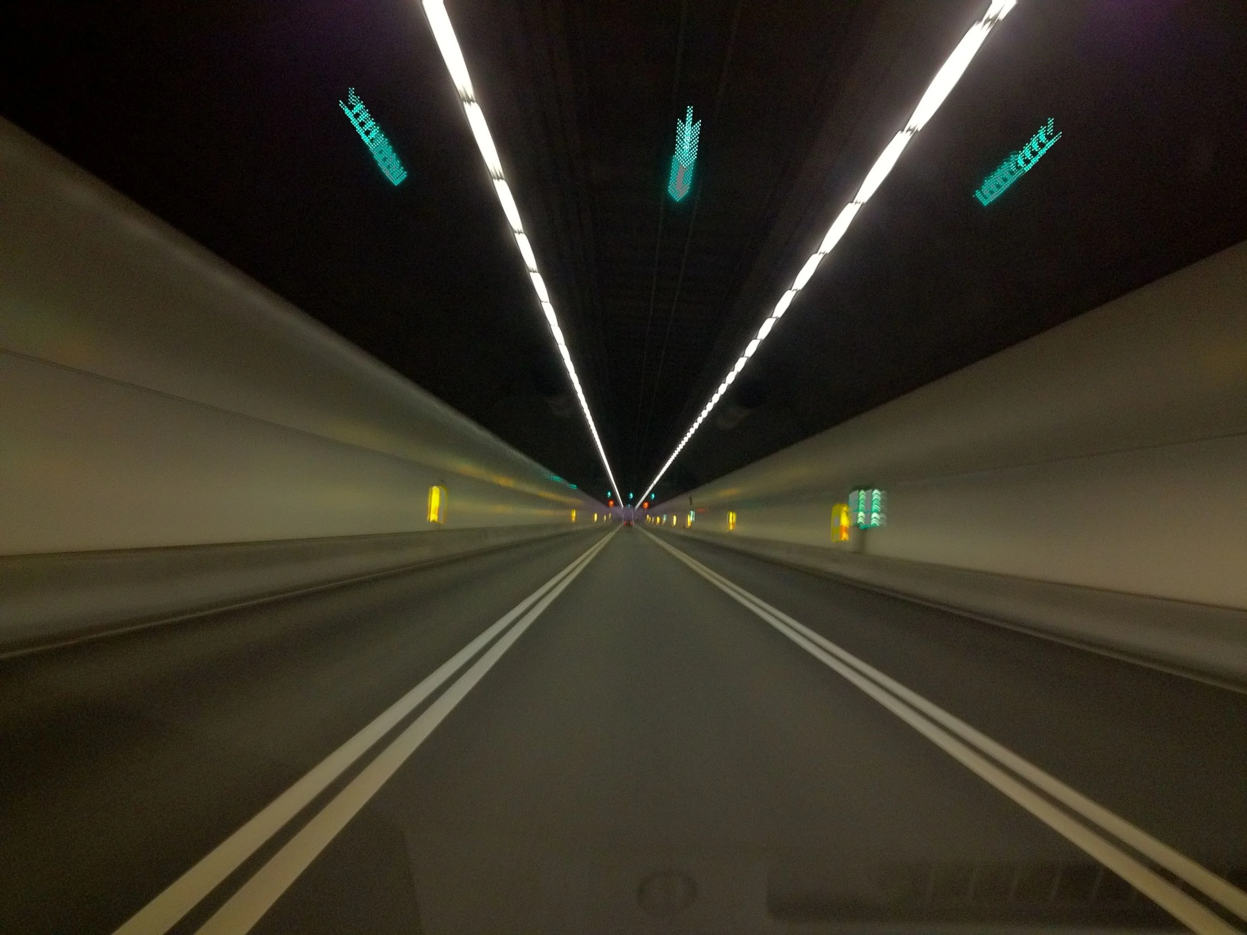 Hong Kong Tunnel.jpg