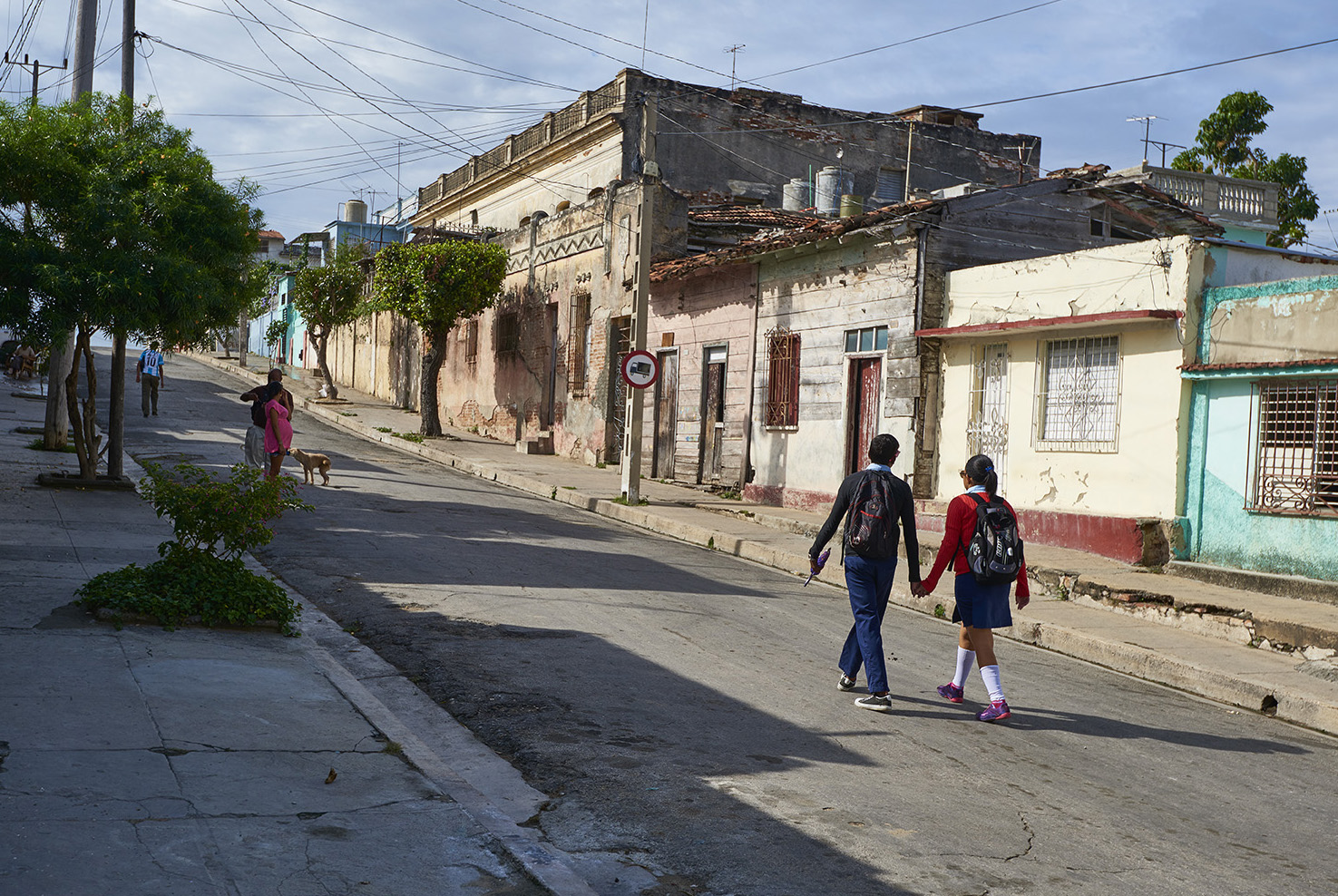 Young love in the streets of Cuba. 