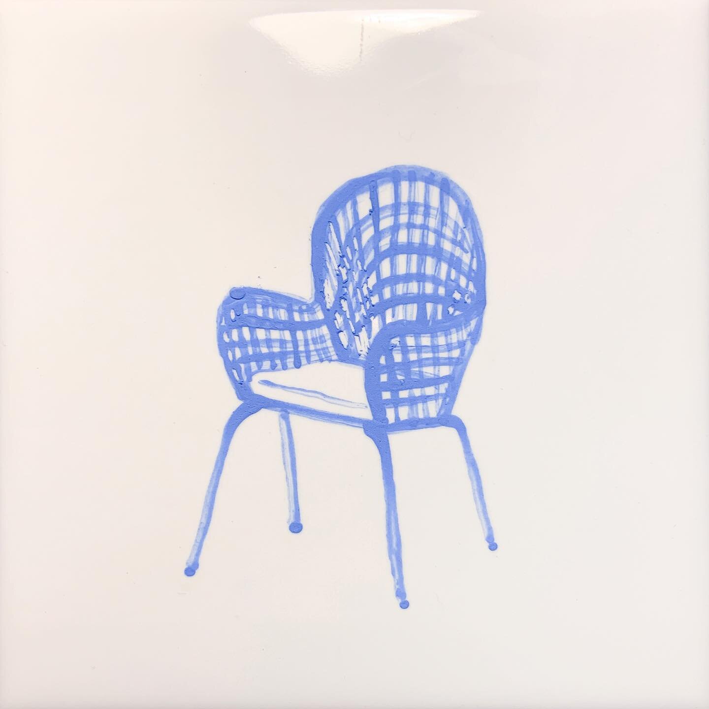 bought a new house and all my daydreams are about chairs; day 76/100 for #100iubfa 

#illustrationartists #delftblue #delftware #designer #graphicdesign #oneaday