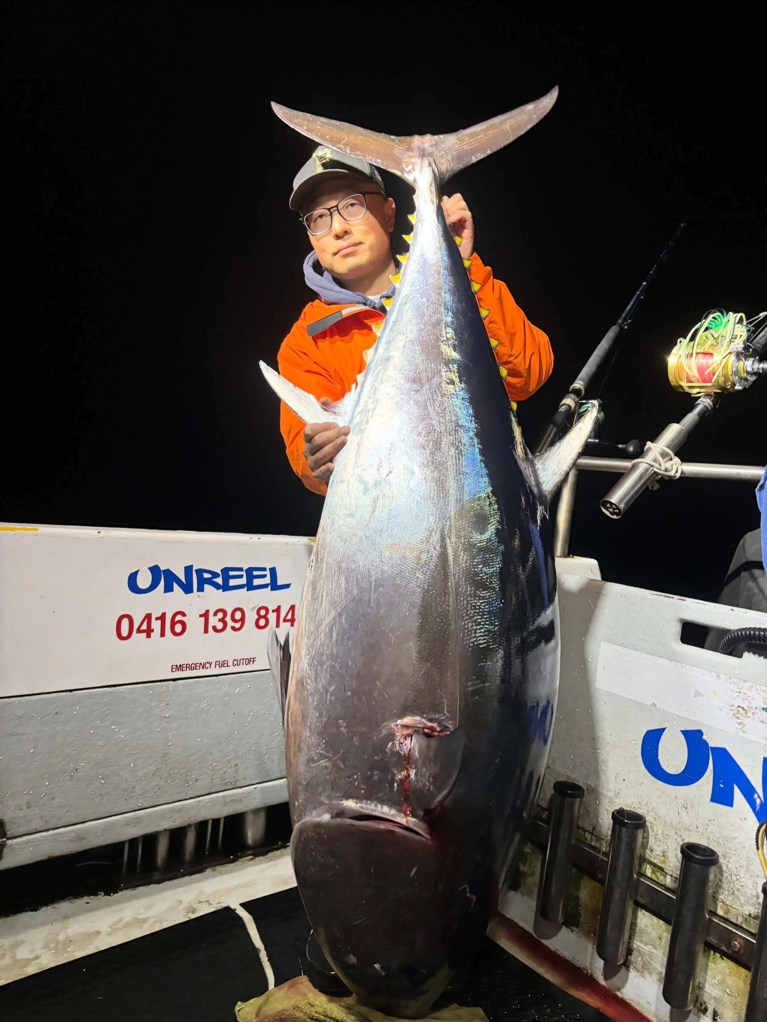 Jacky was back at it with this nice barrel🎣🎣

#unreelfishingcharters #barrels #bluefin #tuna