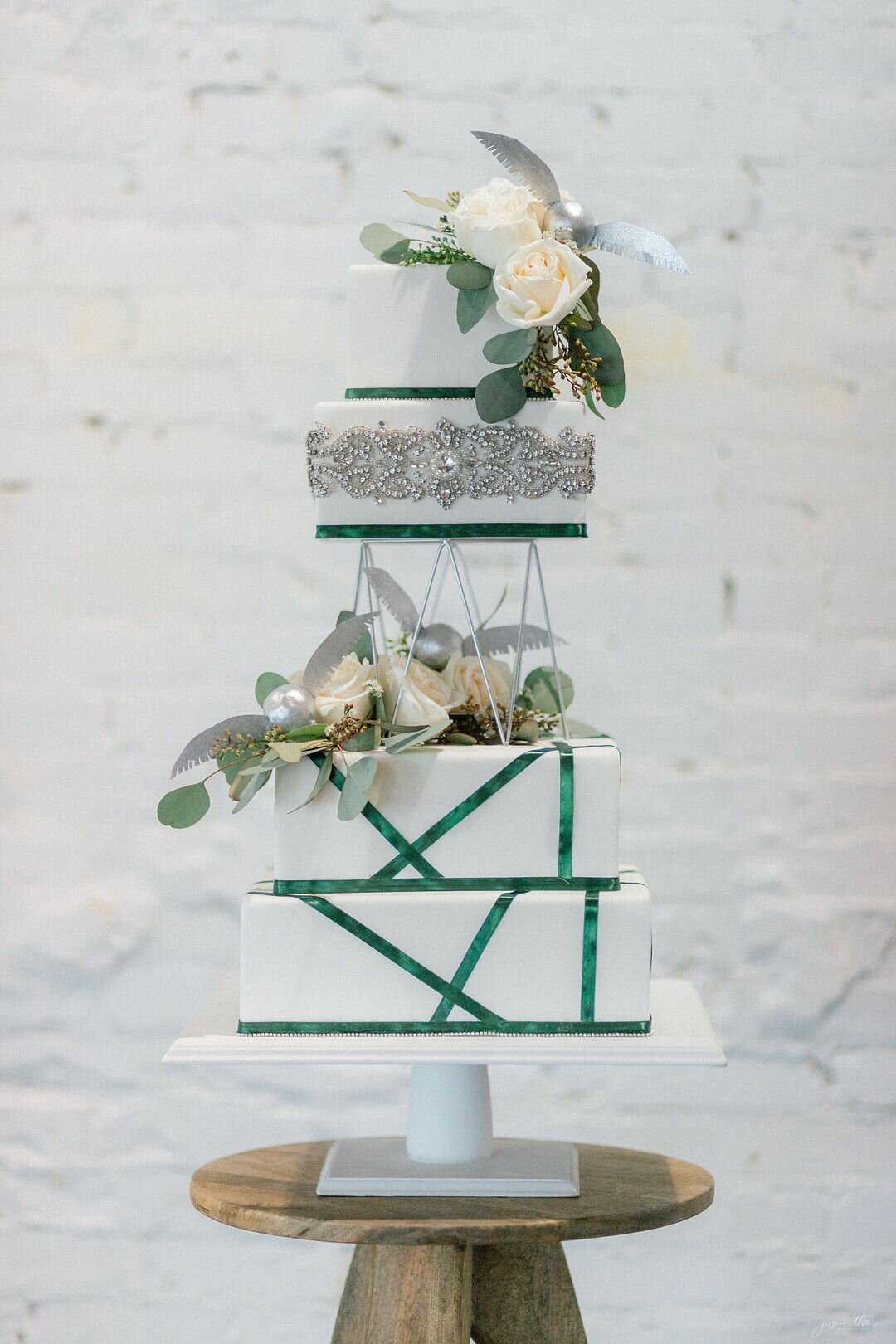 House Slytherin - A Harry Potter Inspired Styled Wedding_Jessica Thomas Photography_Slytherin-93_low.jpg