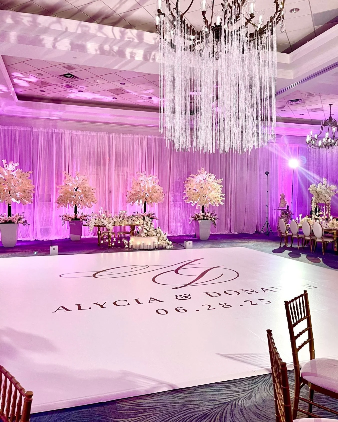 Crafted with love&hellip; 🤍 I designed three bespoke wedding logos for my client&rsquo;s wedding celebration.

Swipe to see how each logo mark was thoughtfully designed and printed across invitations, gold foil napkins, candy bar wrappers, programs,