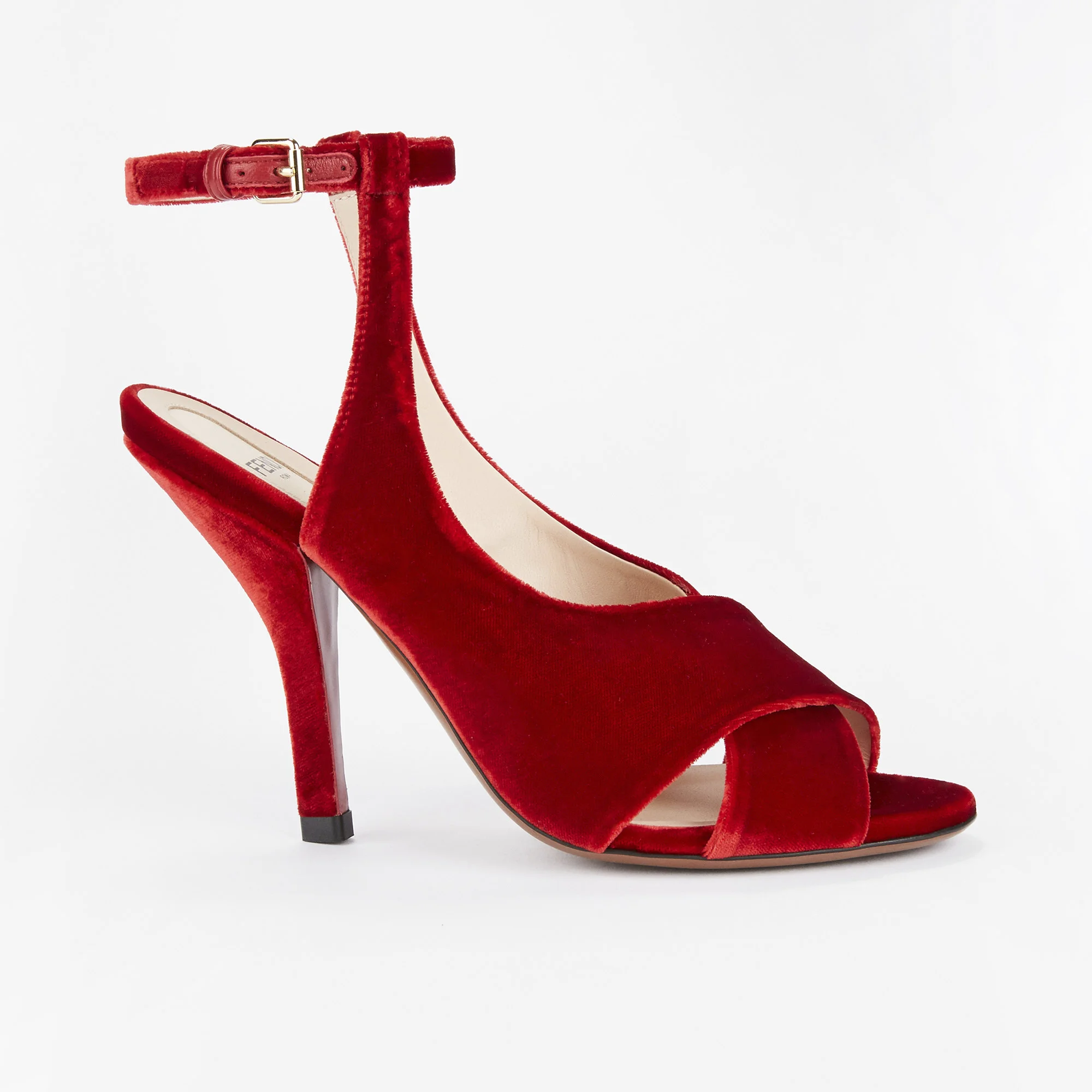 SW45_17_11_07_JT_W-REDSTORY_FENDI_RGB.jpg