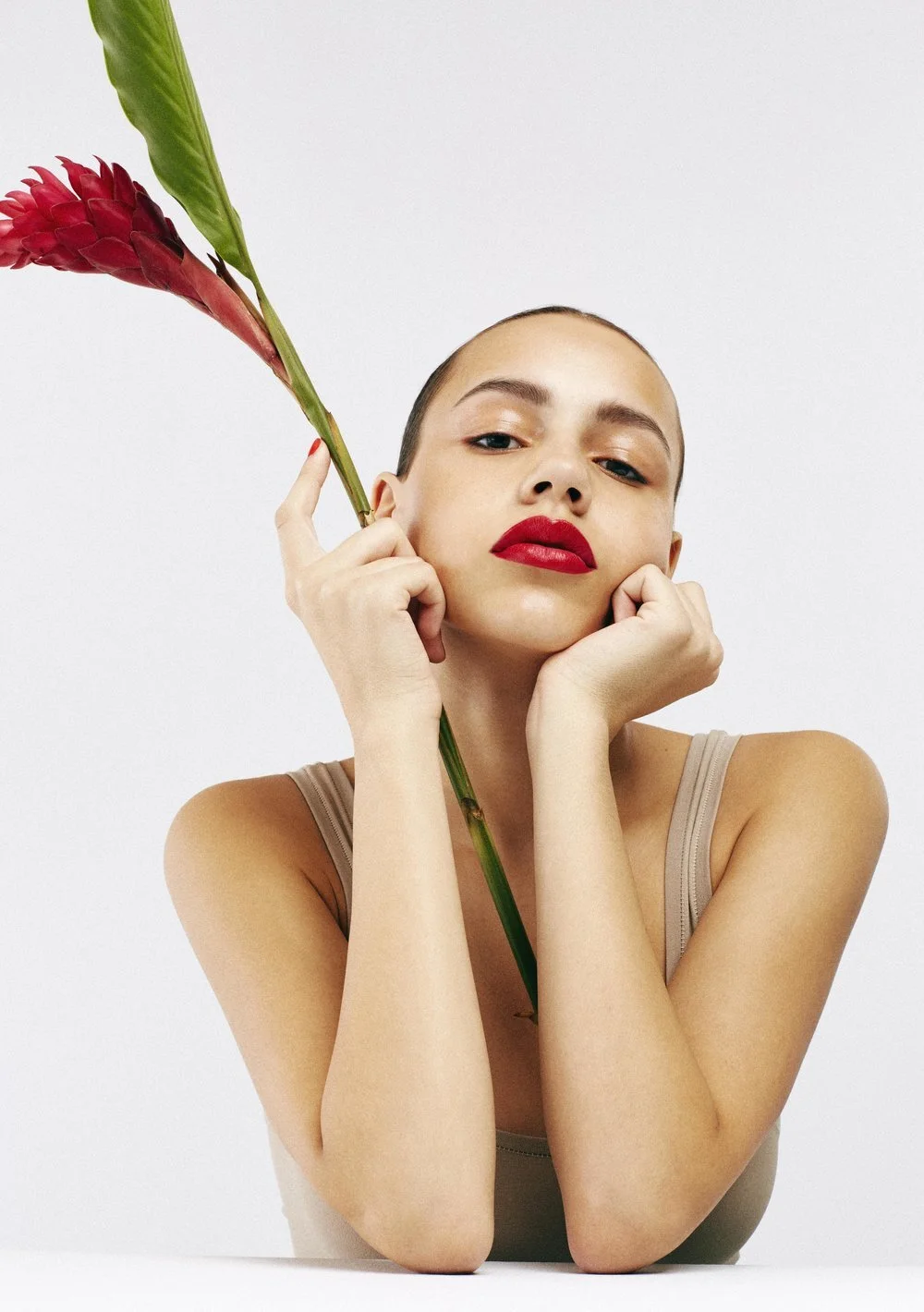 17_04_23_JT_BEAUTY_Flower_Red-Lip.jpg
